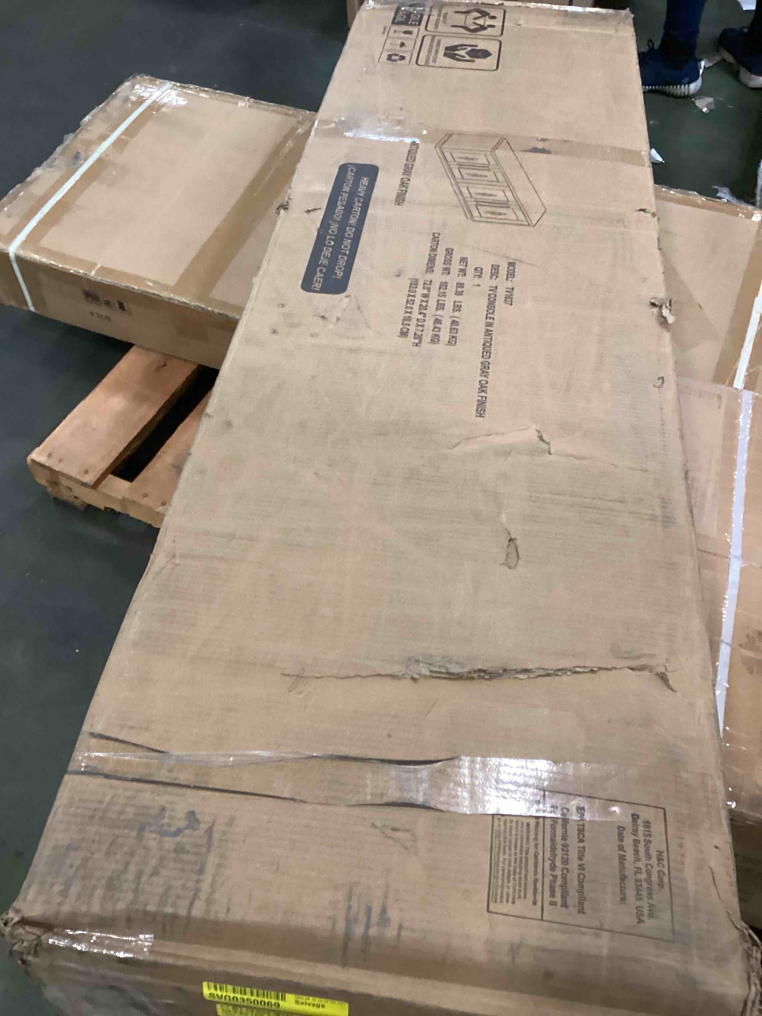 https://s3.amazonaws.com/lotting-images-prod/bidfta/PNK3689868_1749927525088.jpeg