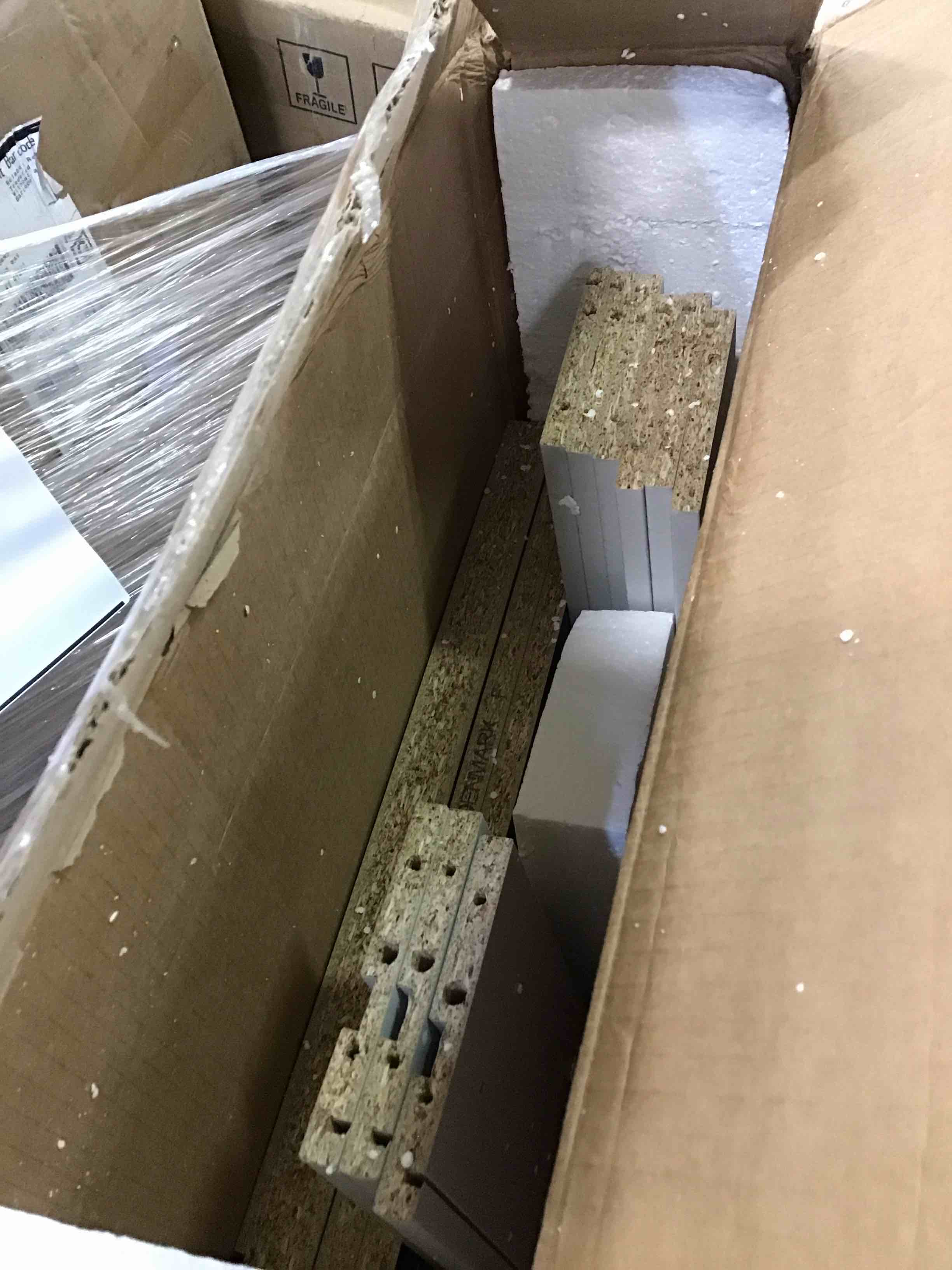https://s3.amazonaws.com/lotting-images-prod/bidfta/PNK3689993_1750271840840.jpeg