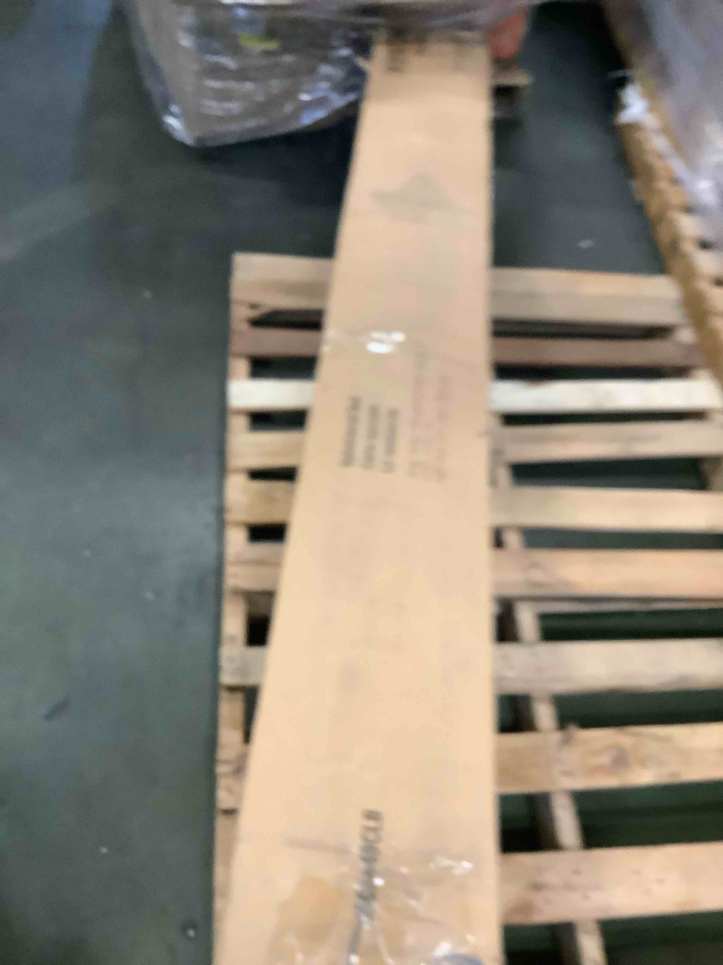 https://s3.amazonaws.com/lotting-images-prod/bidfta/PNK3690602_1751051279331.jpeg