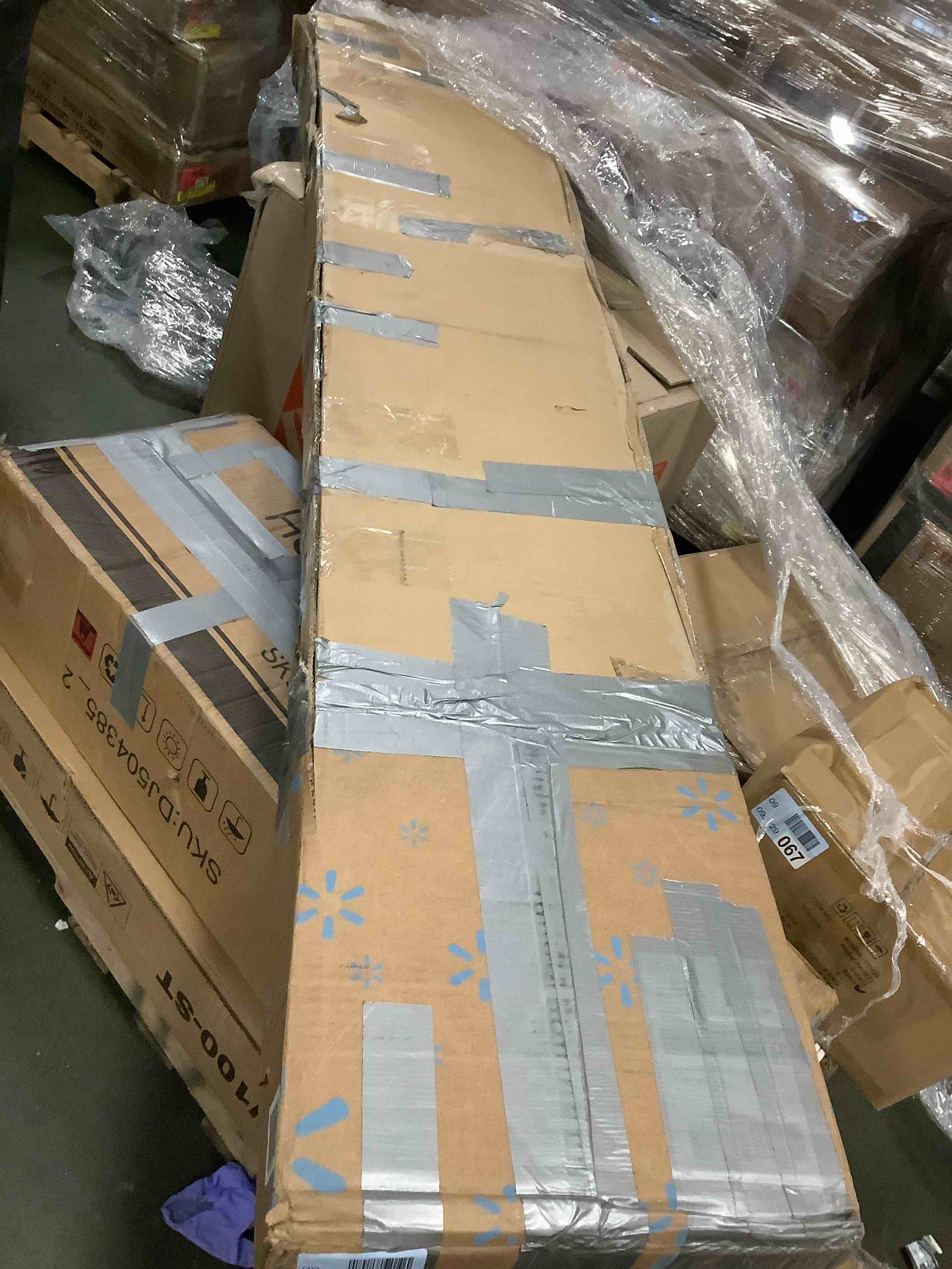 https://s3.amazonaws.com/lotting-images-prod/bidfta/PNK3690652_1751291203170.jpeg