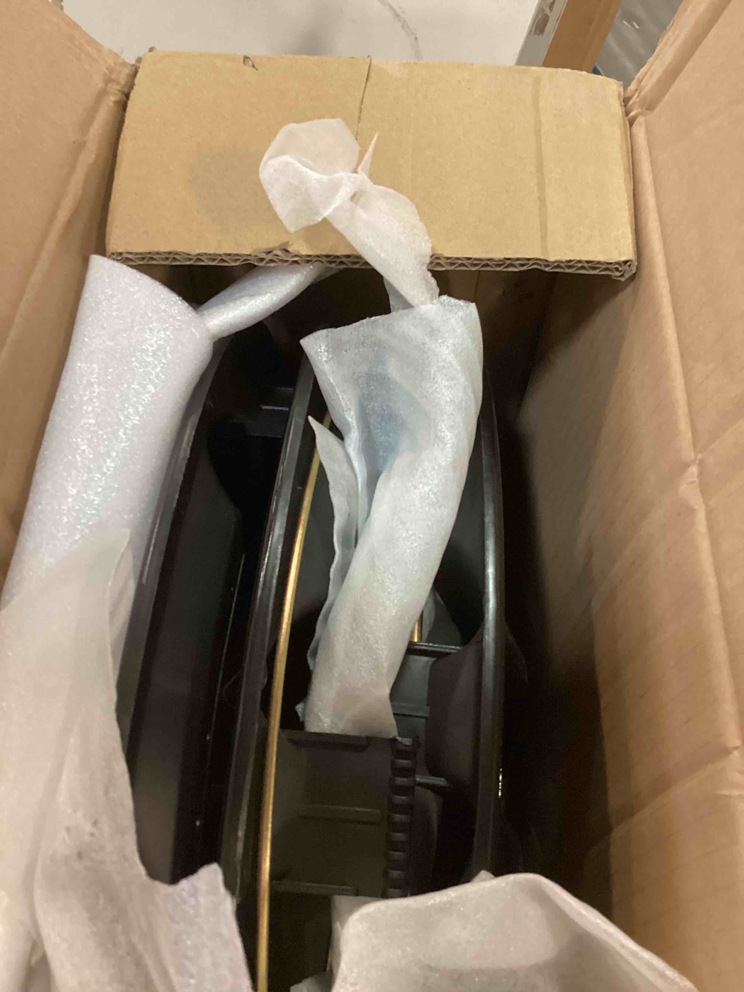 https://s3.amazonaws.com/lotting-images-prod/bidfta/PNK3690708_1751298538960.jpeg
