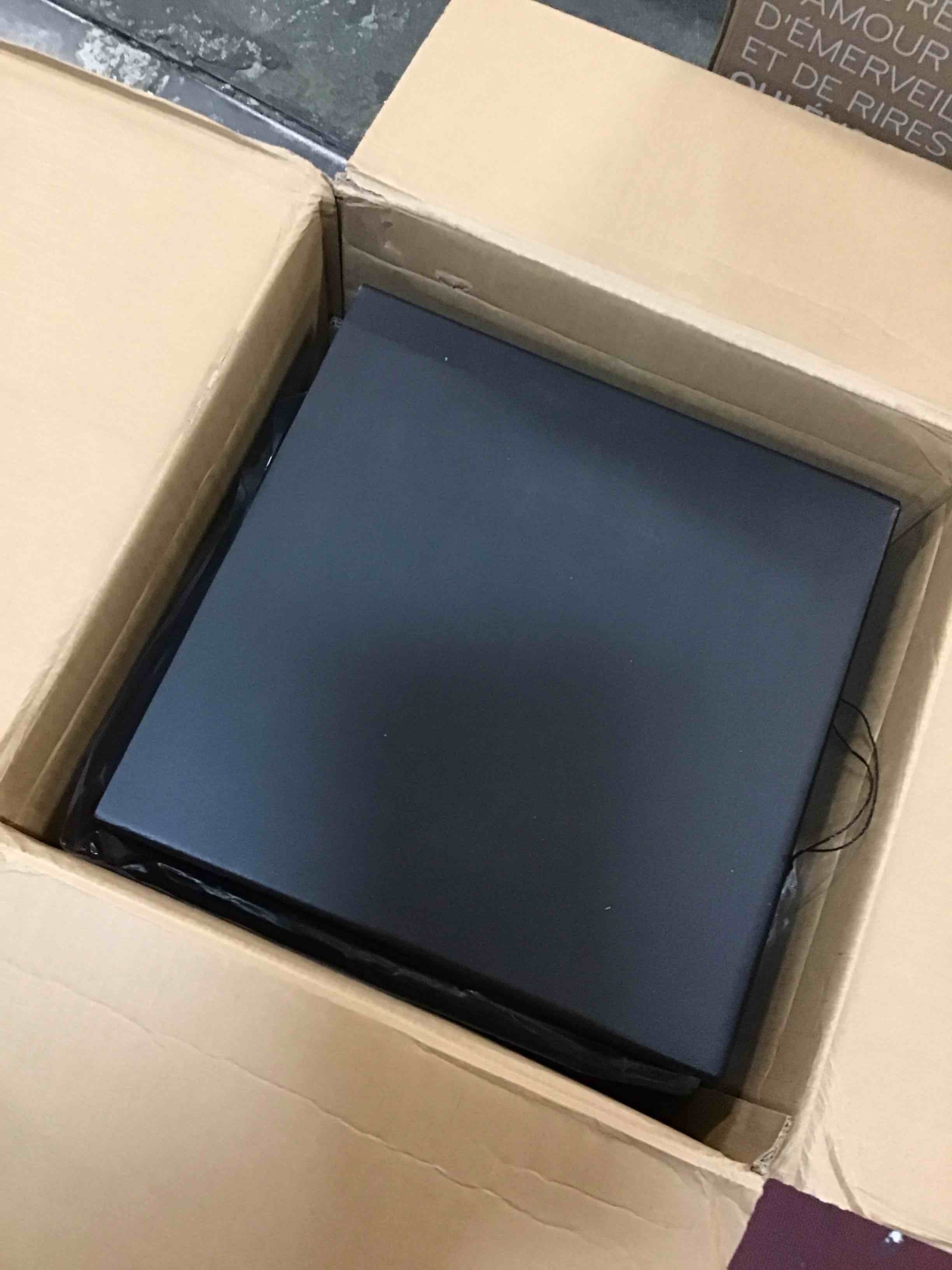https://s3.amazonaws.com/lotting-images-prod/bidfta/PNK3691375_1749129973234.jpeg