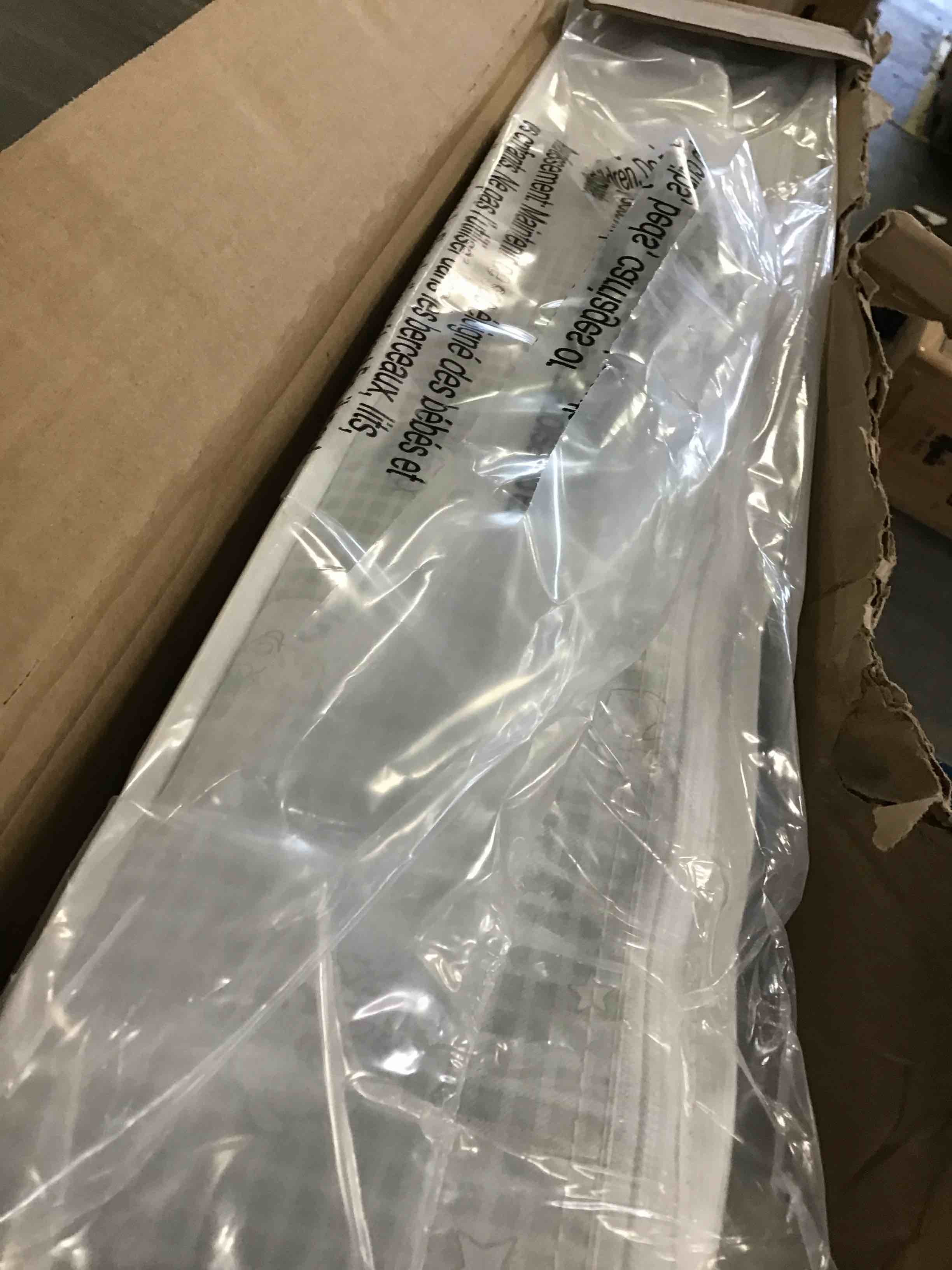 https://s3.amazonaws.com/lotting-images-prod/bidfta/PNK3692613_1749651993388.jpeg