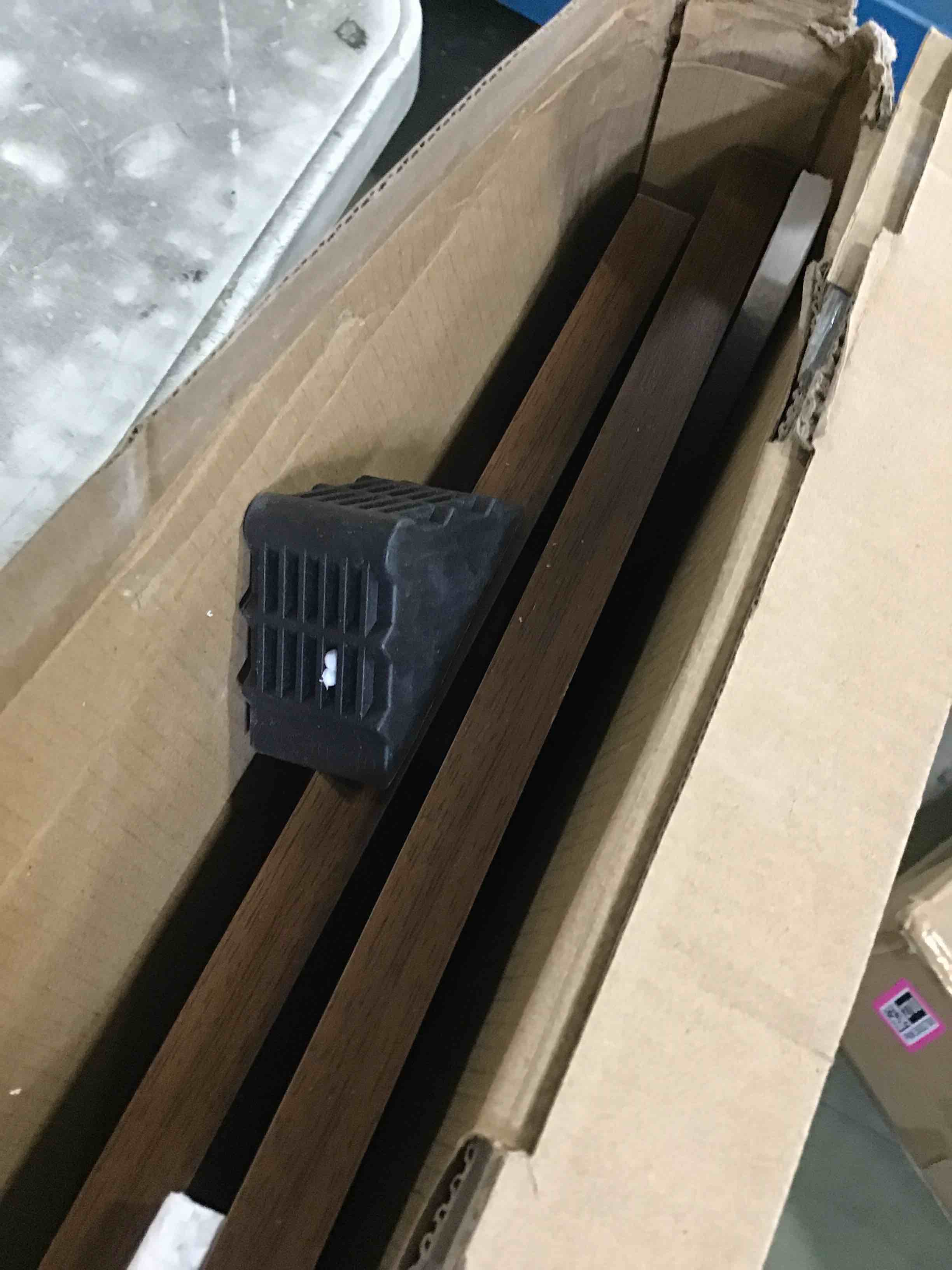 https://s3.amazonaws.com/lotting-images-prod/bidfta/PNK3692709_1749663279092.jpeg