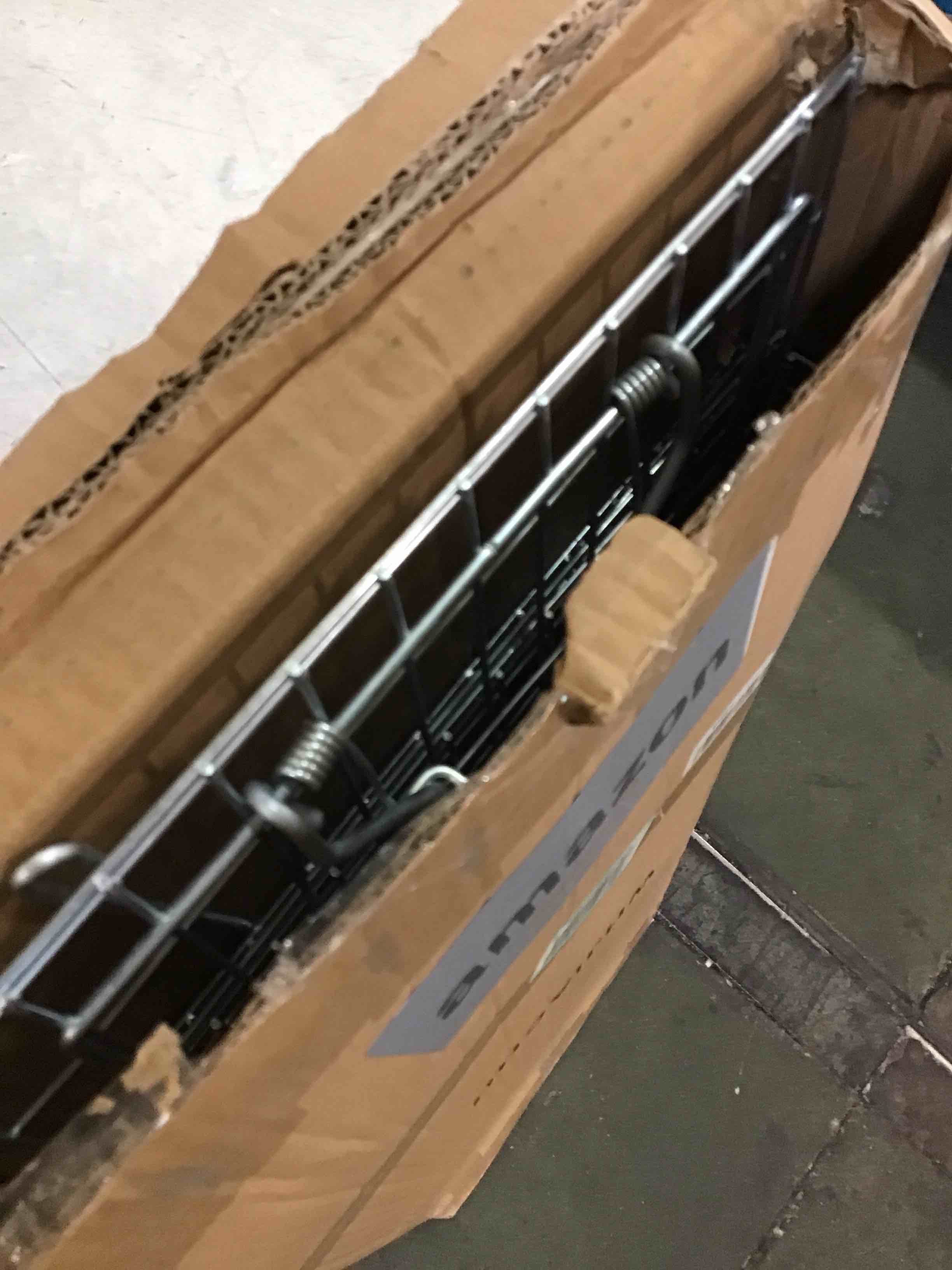 https://s3.amazonaws.com/lotting-images-prod/bidfta/PNK3693315_1749914524516.jpeg