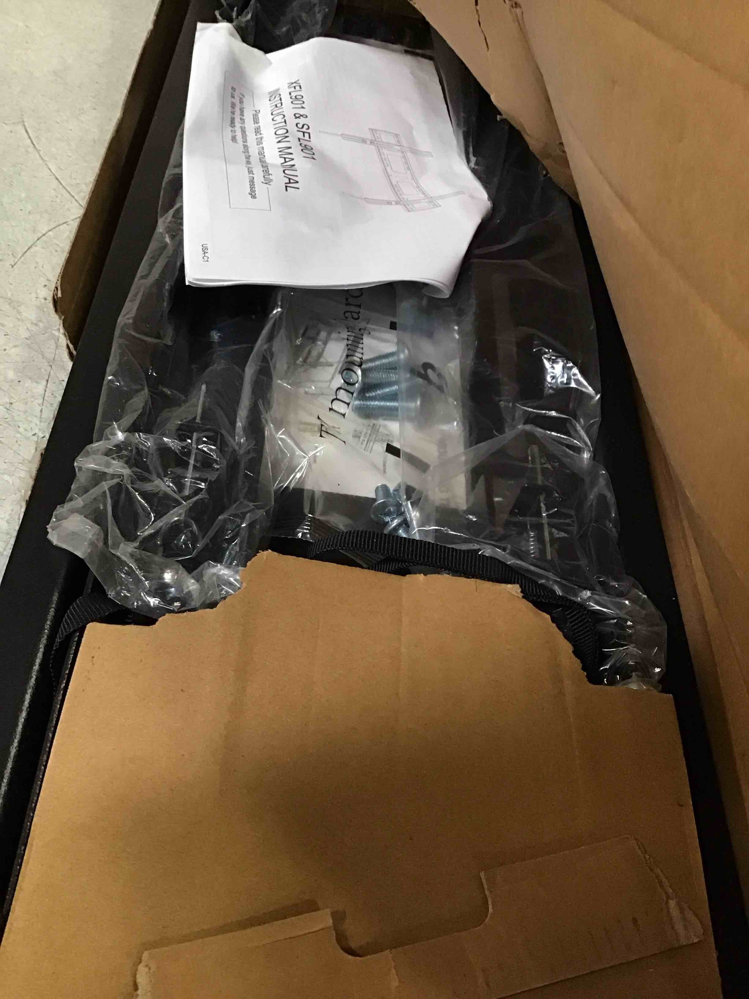 https://s3.amazonaws.com/lotting-images-prod/bidfta/PNK3693316_1749914662110.jpeg
