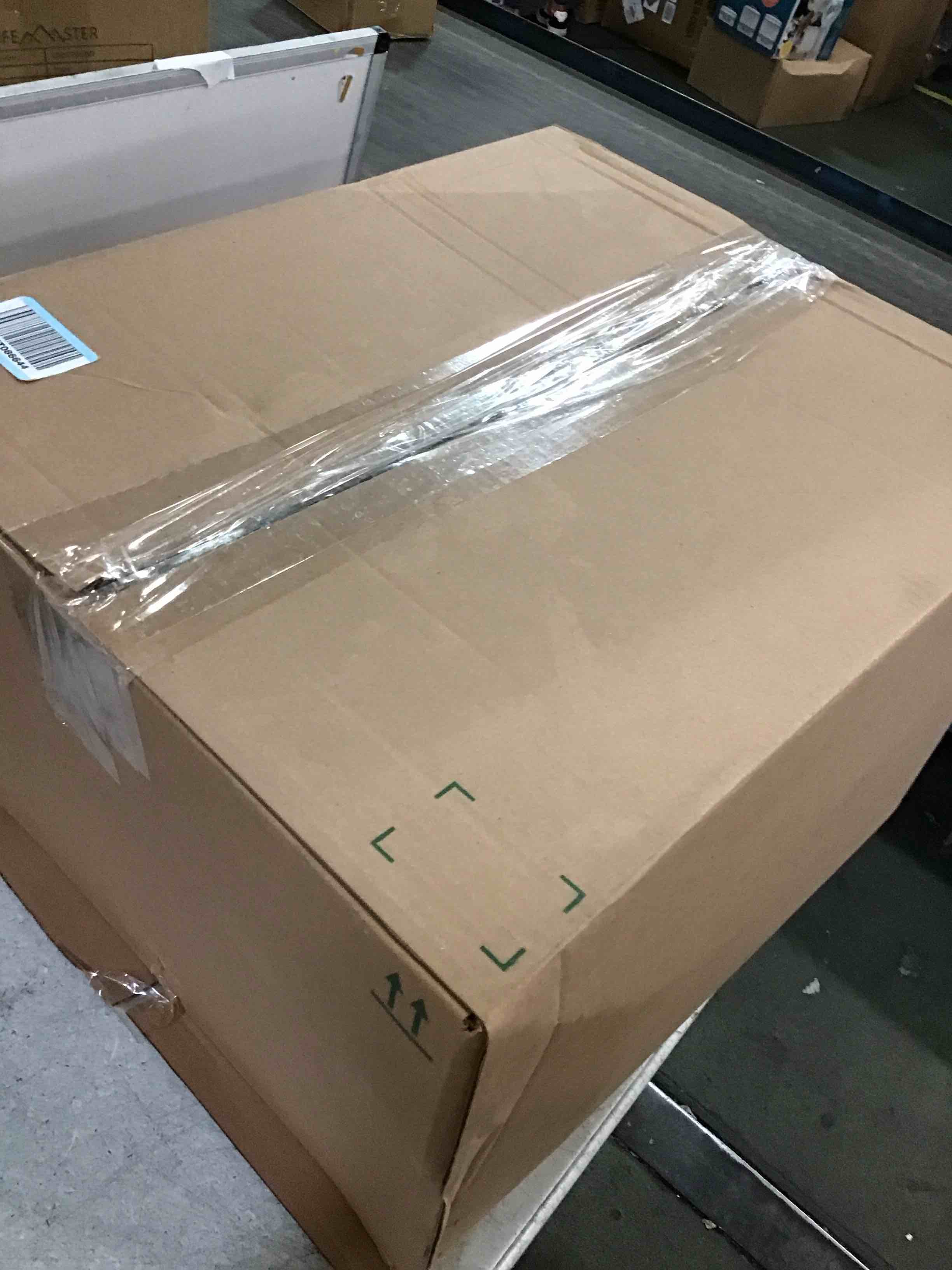 https://s3.amazonaws.com/lotting-images-prod/bidfta/PNK3693329_1749918308365.jpeg