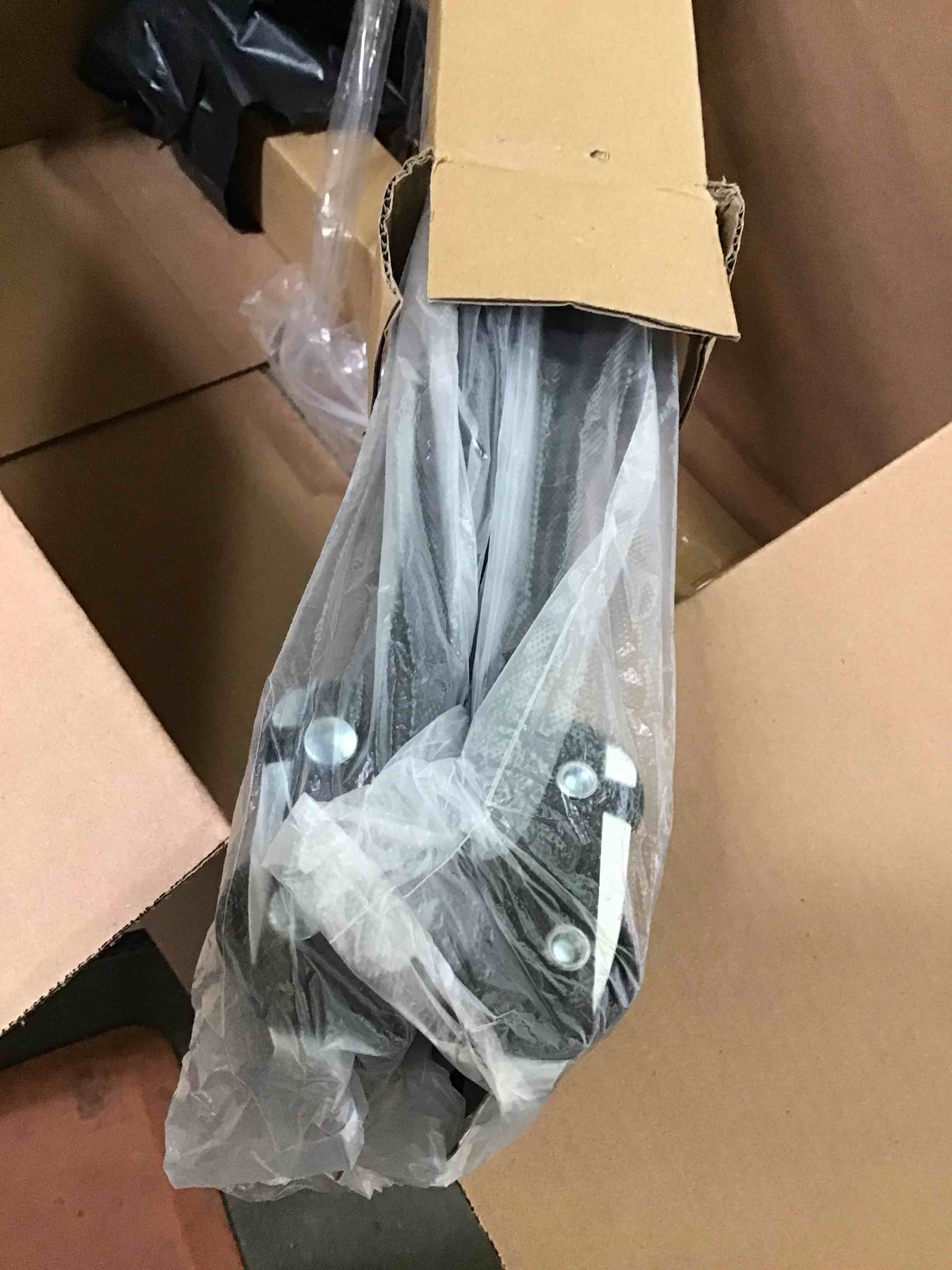 https://s3.amazonaws.com/lotting-images-prod/bidfta/PNK3693399_1749927765614.jpeg