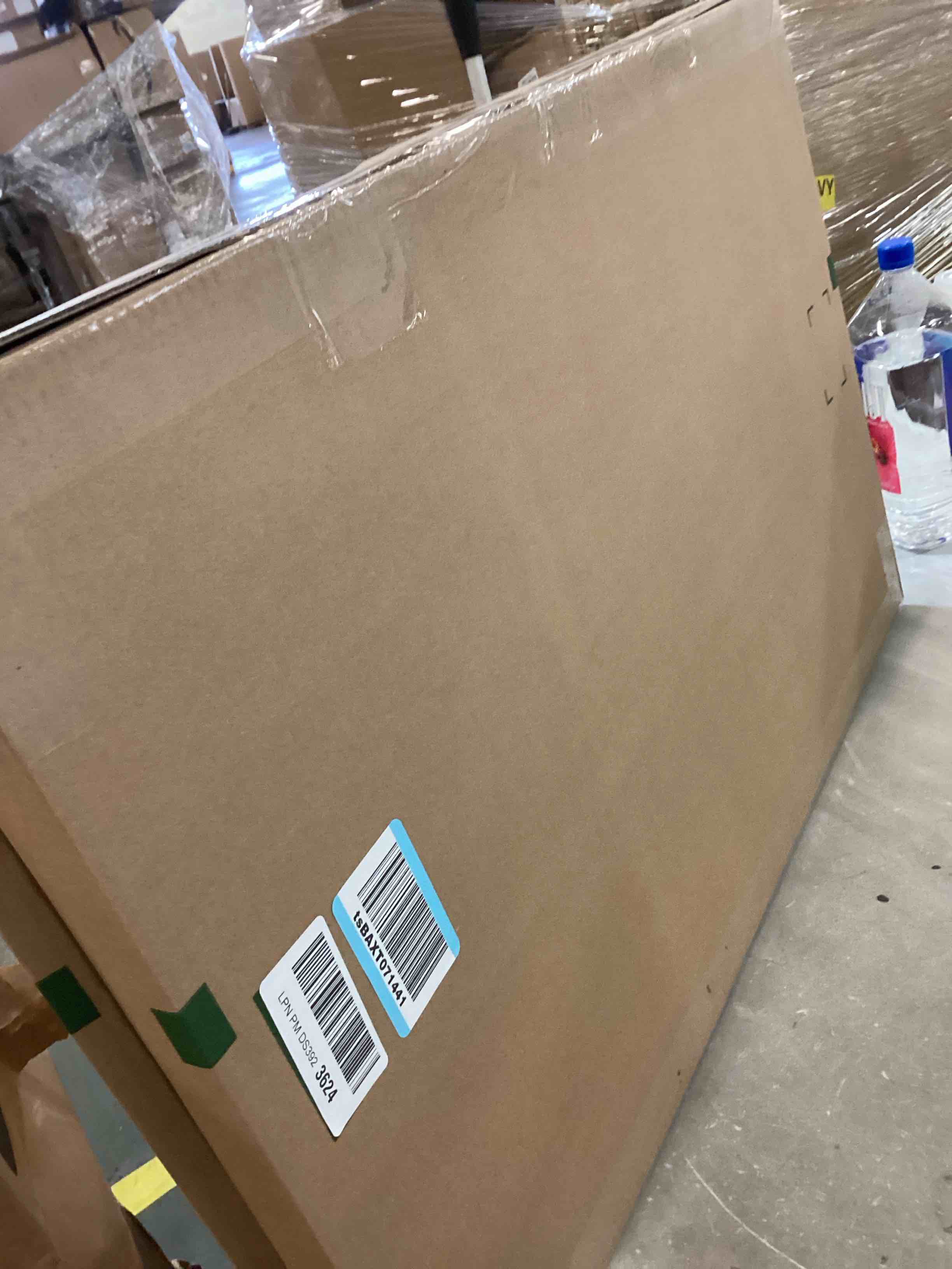 https://s3.amazonaws.com/lotting-images-prod/bidfta/PNK3694037_1745502254117.jpeg