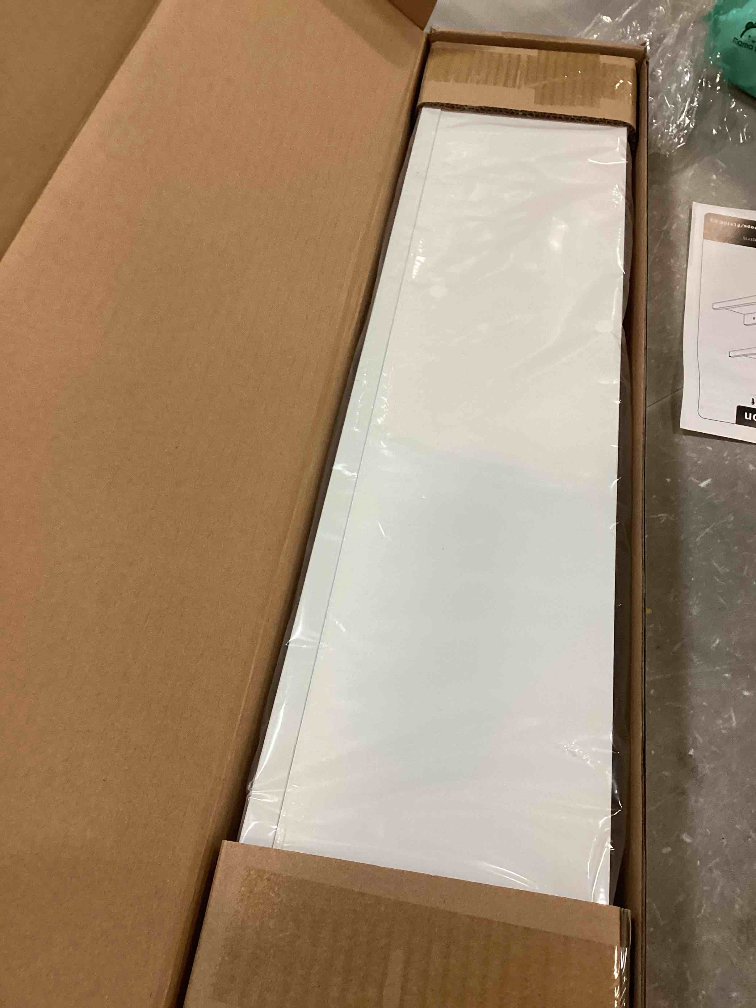 https://s3.amazonaws.com/lotting-images-prod/bidfta/PNK3694044_1745504770539.jpeg