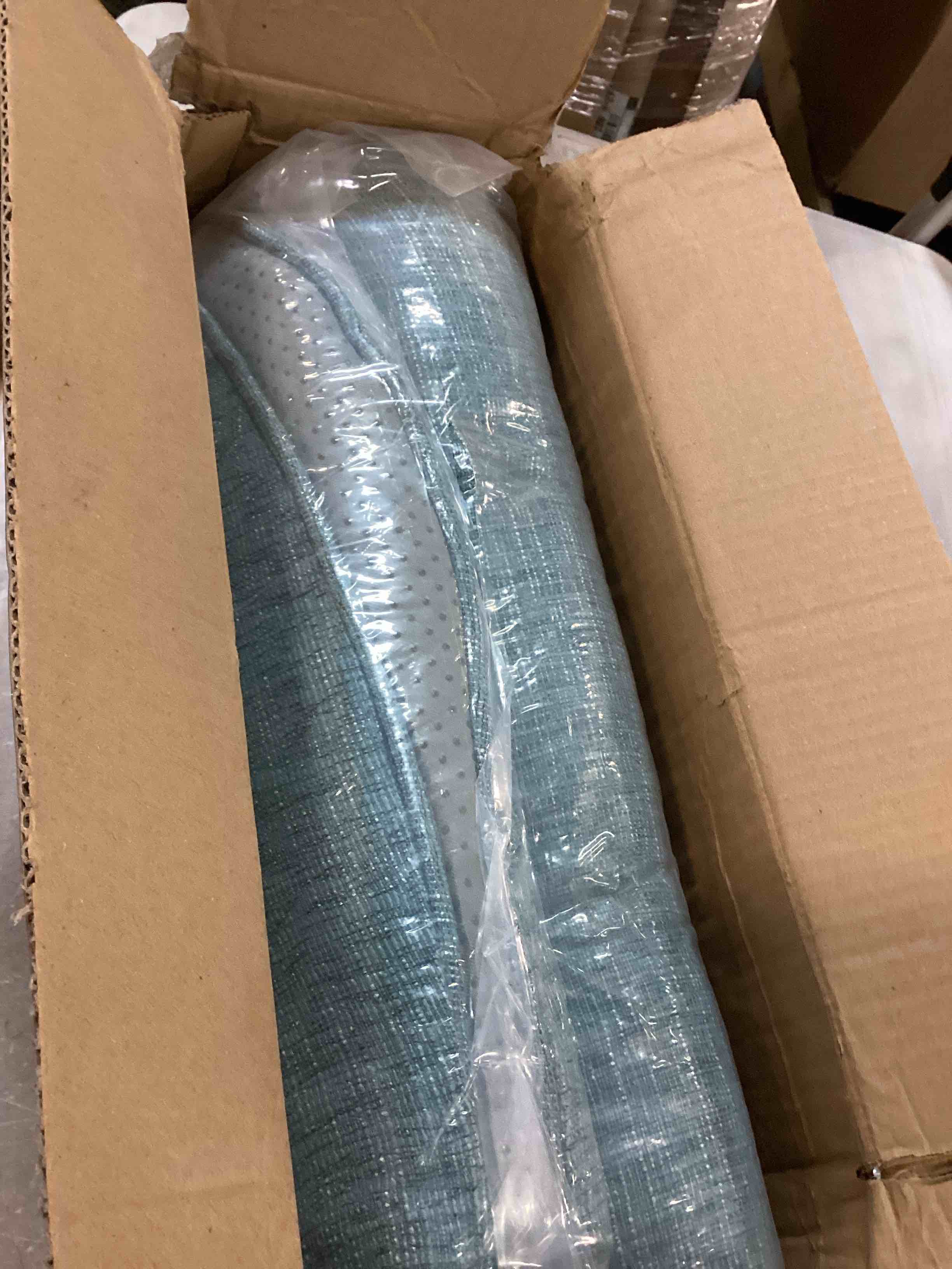 https://s3.amazonaws.com/lotting-images-prod/bidfta/PNK3694080_1745508829386.jpeg