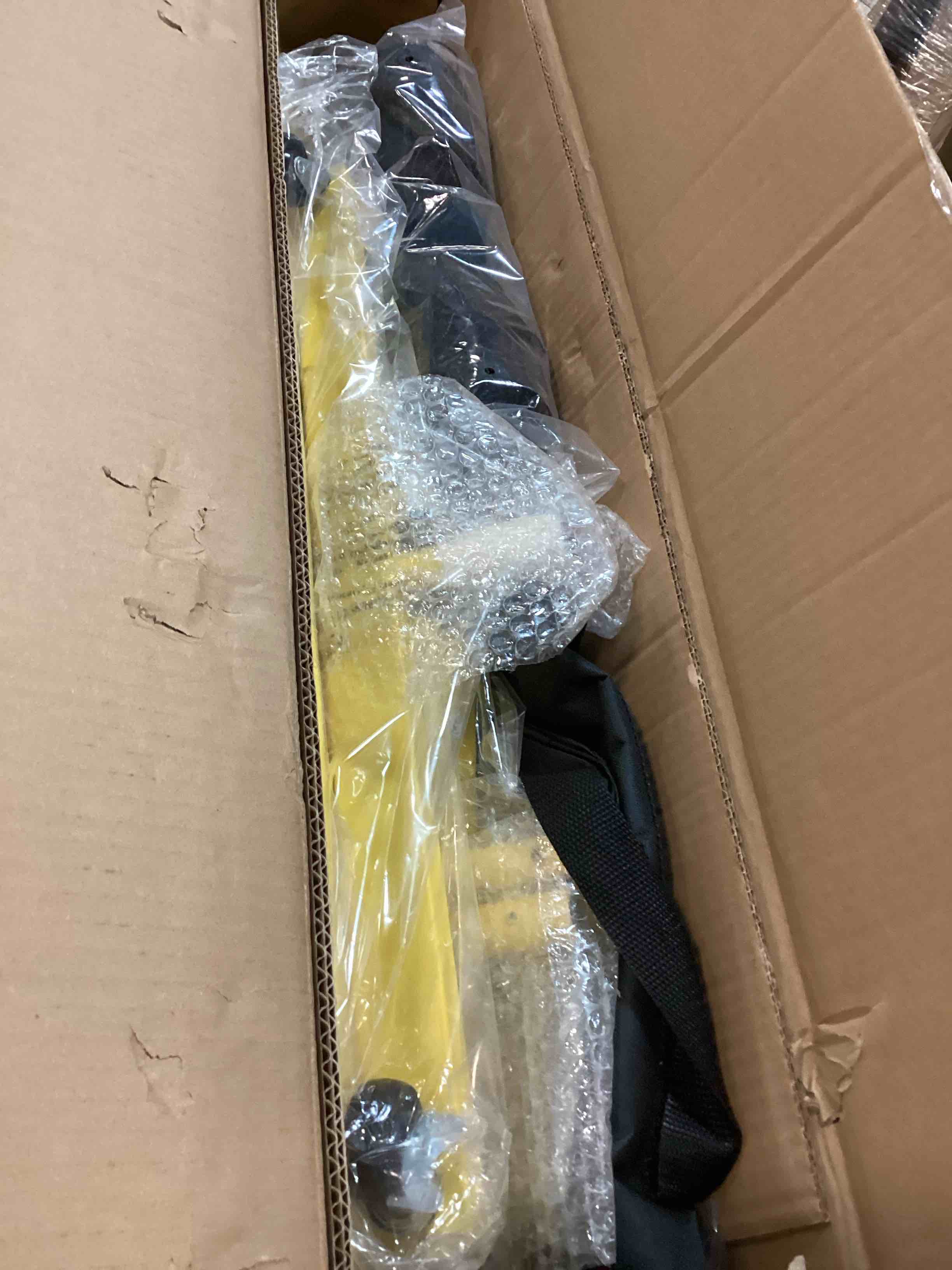 https://s3.amazonaws.com/lotting-images-prod/bidfta/PNK3694092_1745510014776.jpeg