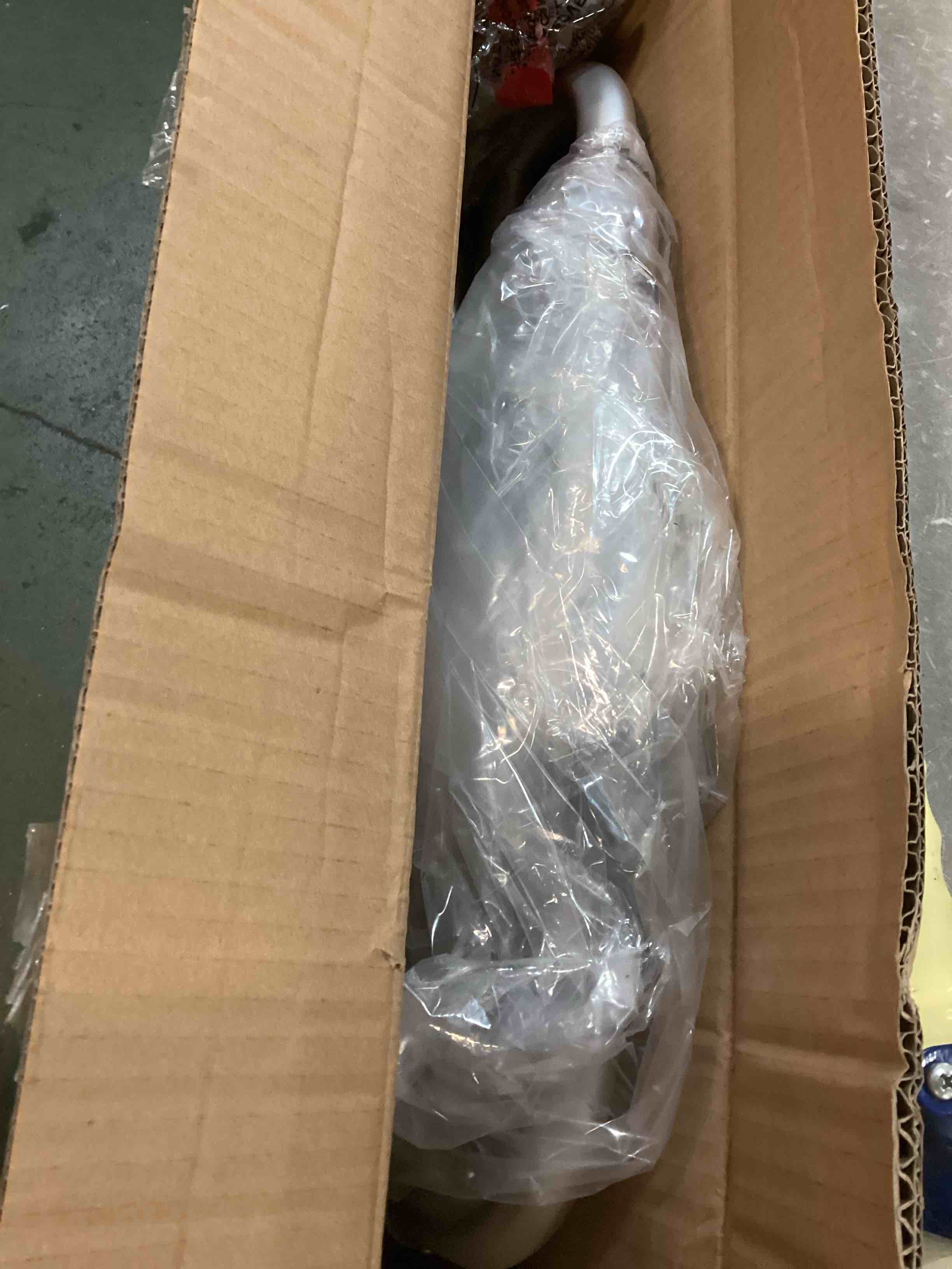 https://s3.amazonaws.com/lotting-images-prod/bidfta/PNK3694230_1746101344727.jpeg