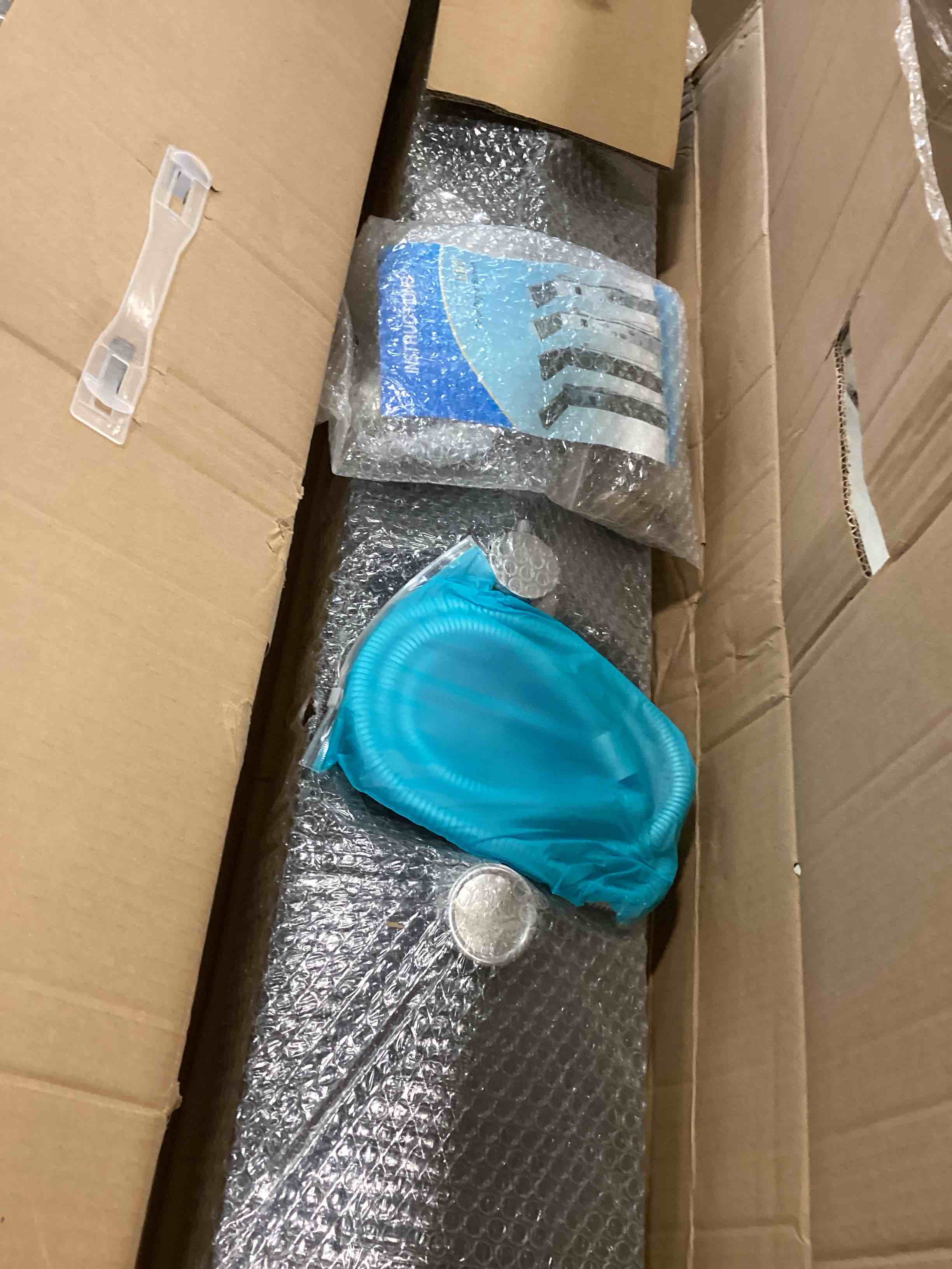 https://s3.amazonaws.com/lotting-images-prod/bidfta/PNK3694430_1746189459413.jpeg