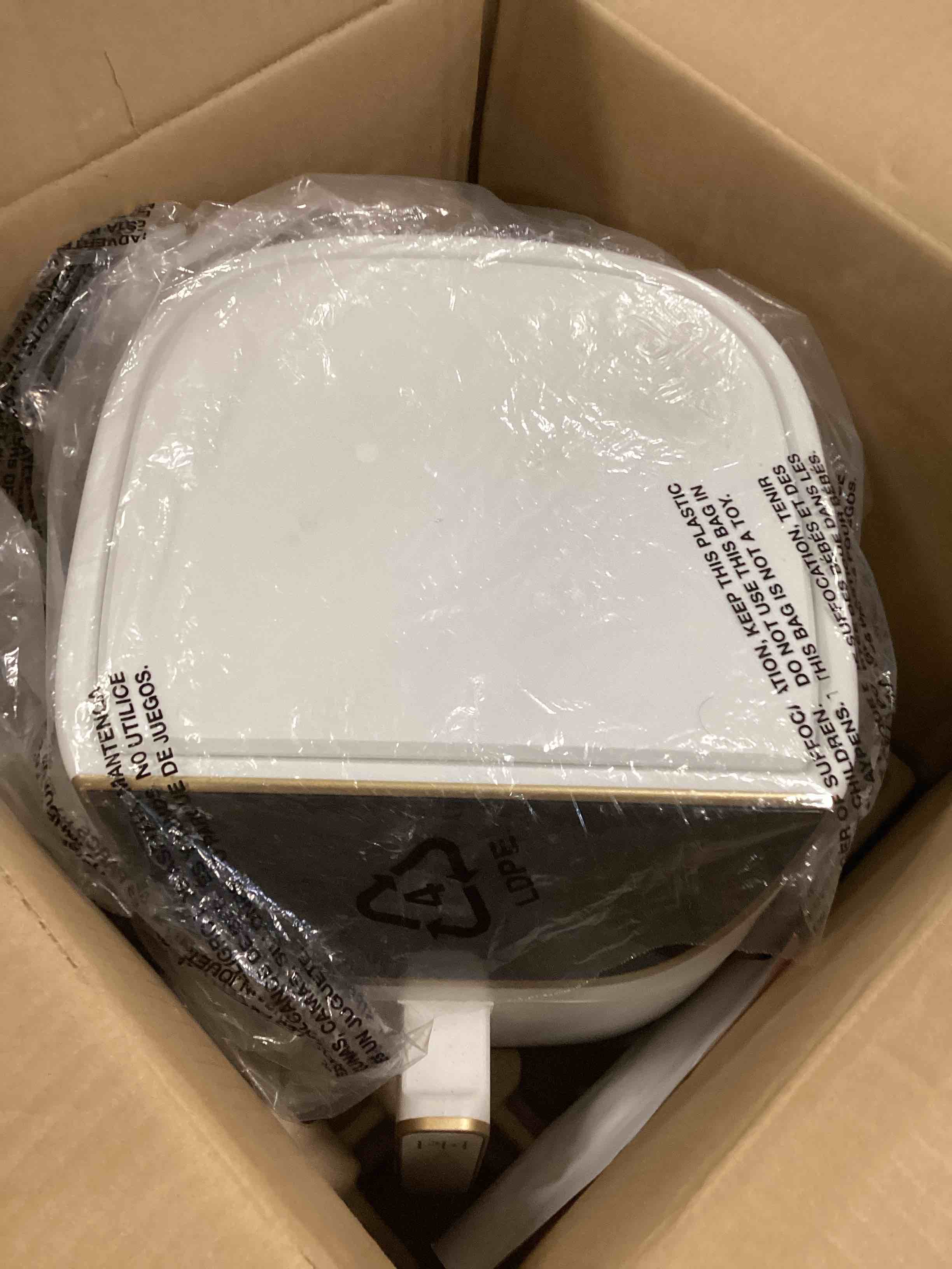https://s3.amazonaws.com/lotting-images-prod/bidfta/PNK3694477_1746193430036.jpeg