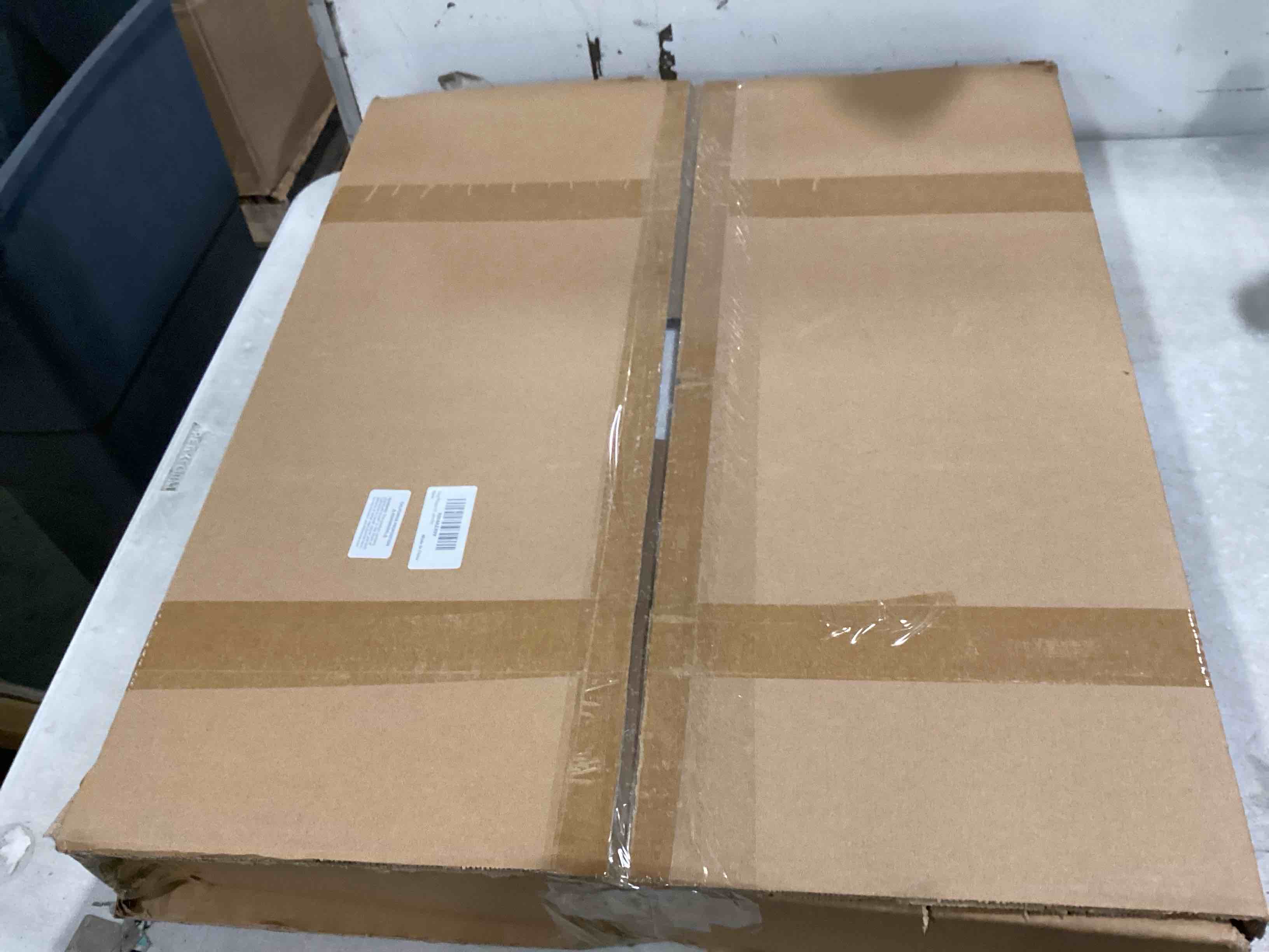 https://s3.amazonaws.com/lotting-images-prod/bidfta/PNK3694516_1746198101559.jpeg