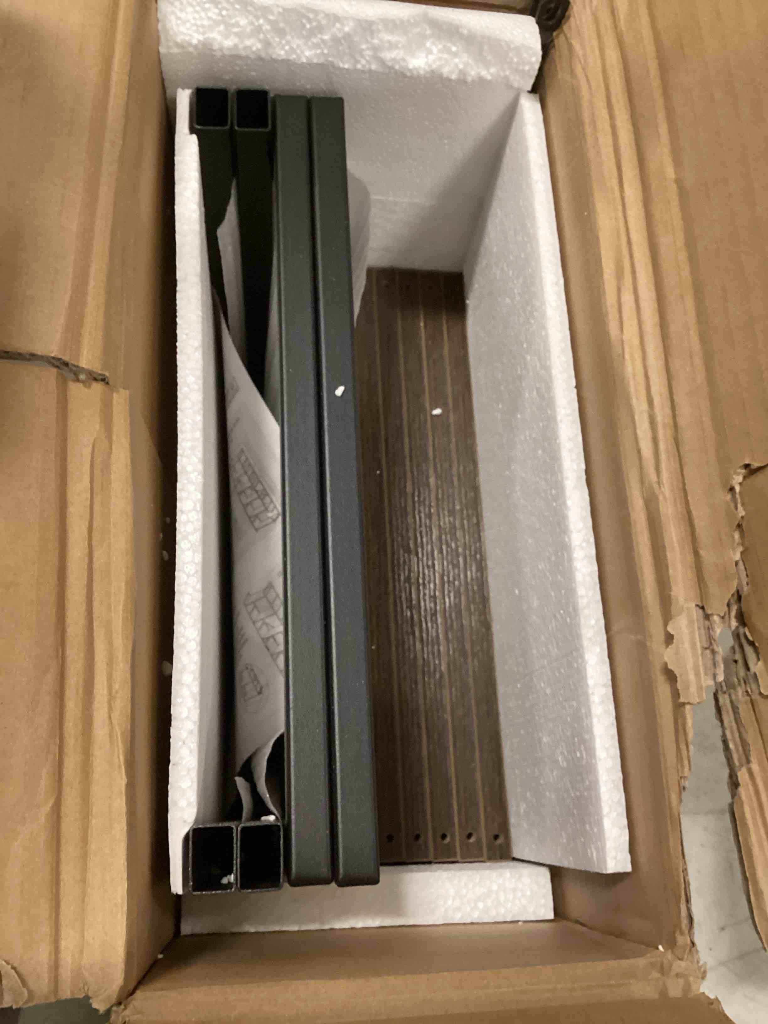 https://s3.amazonaws.com/lotting-images-prod/bidfta/PNK3694618_1746447677765.jpeg