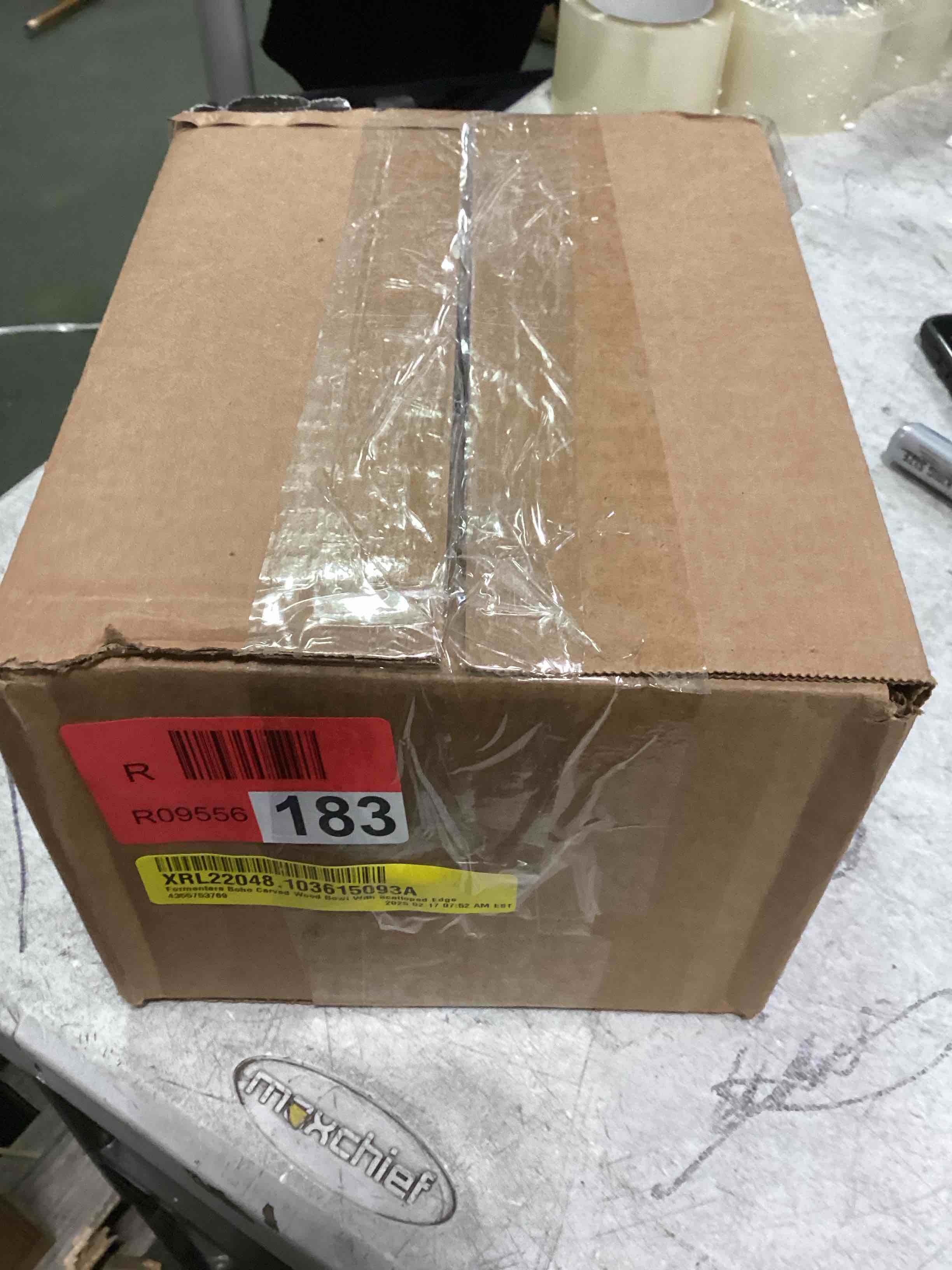 https://s3.amazonaws.com/lotting-images-prod/bidfta/PNK3696249_1747943875861.jpeg