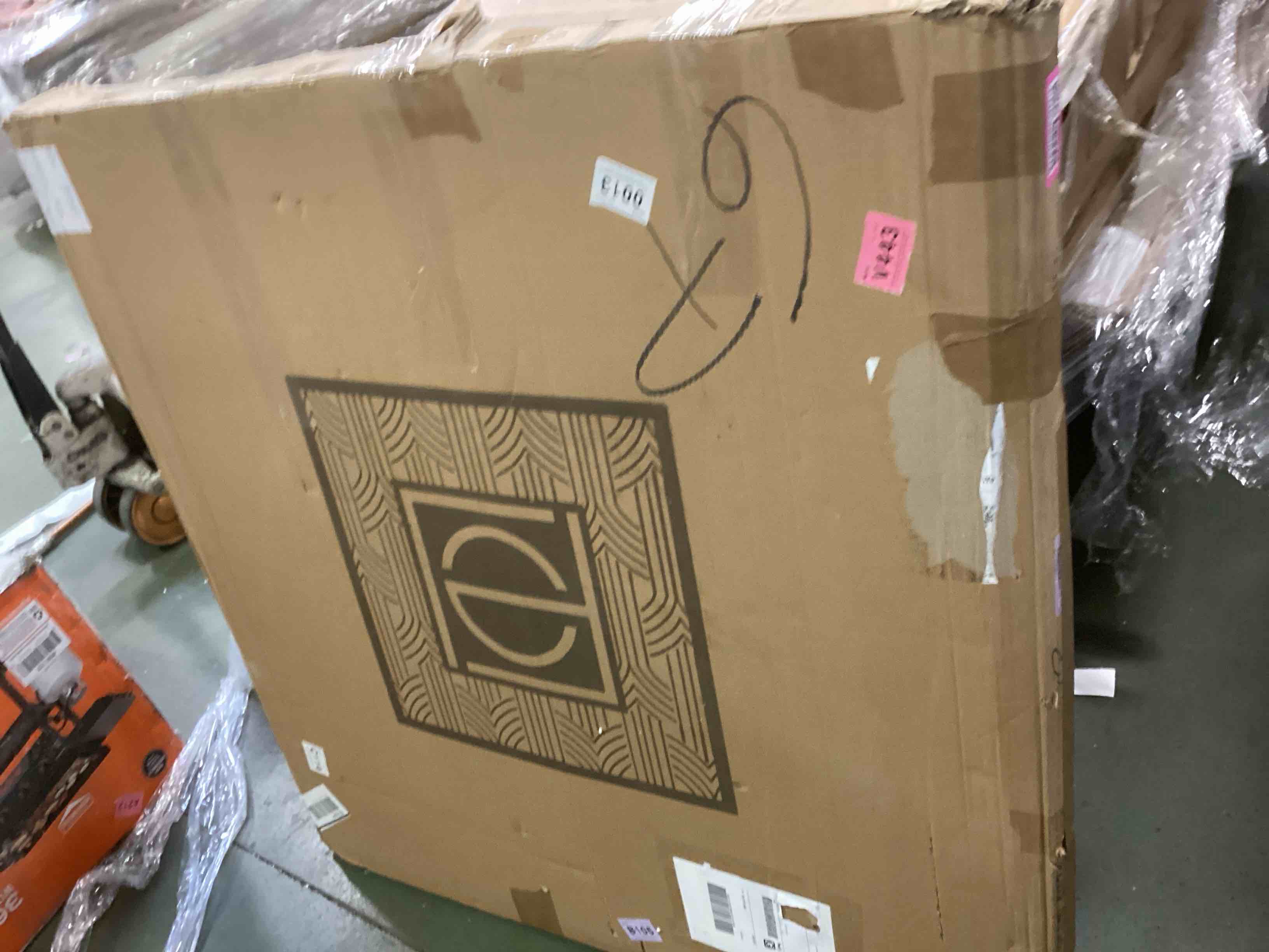 https://s3.amazonaws.com/lotting-images-prod/bidfta/PNK3696375_1748030277573.jpeg