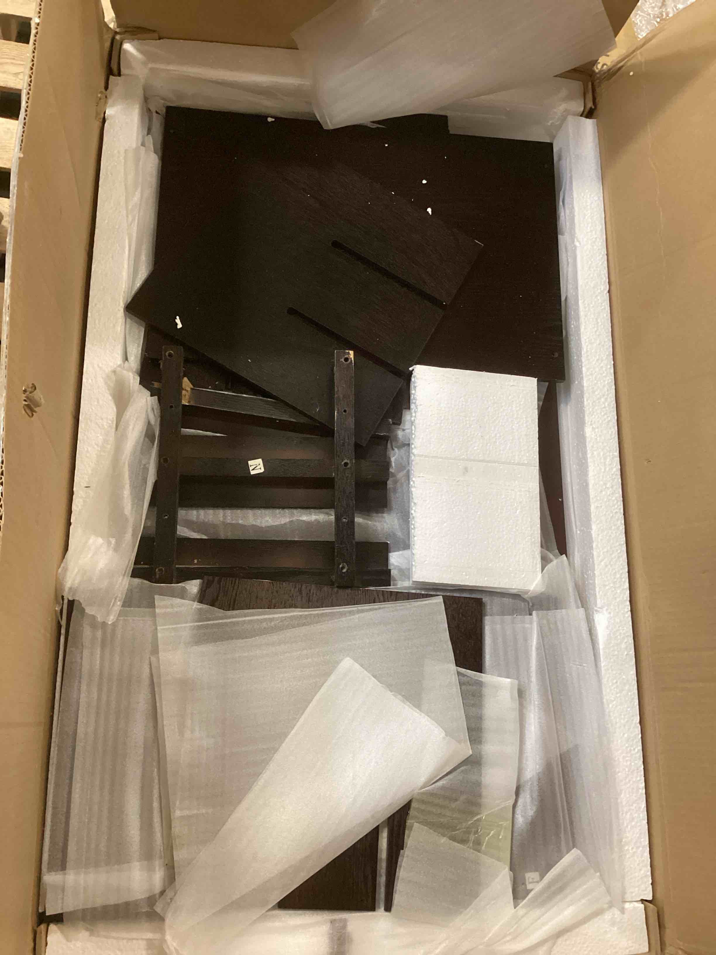 https://s3.amazonaws.com/lotting-images-prod/bidfta/PNK3696619_1748457194910.jpeg