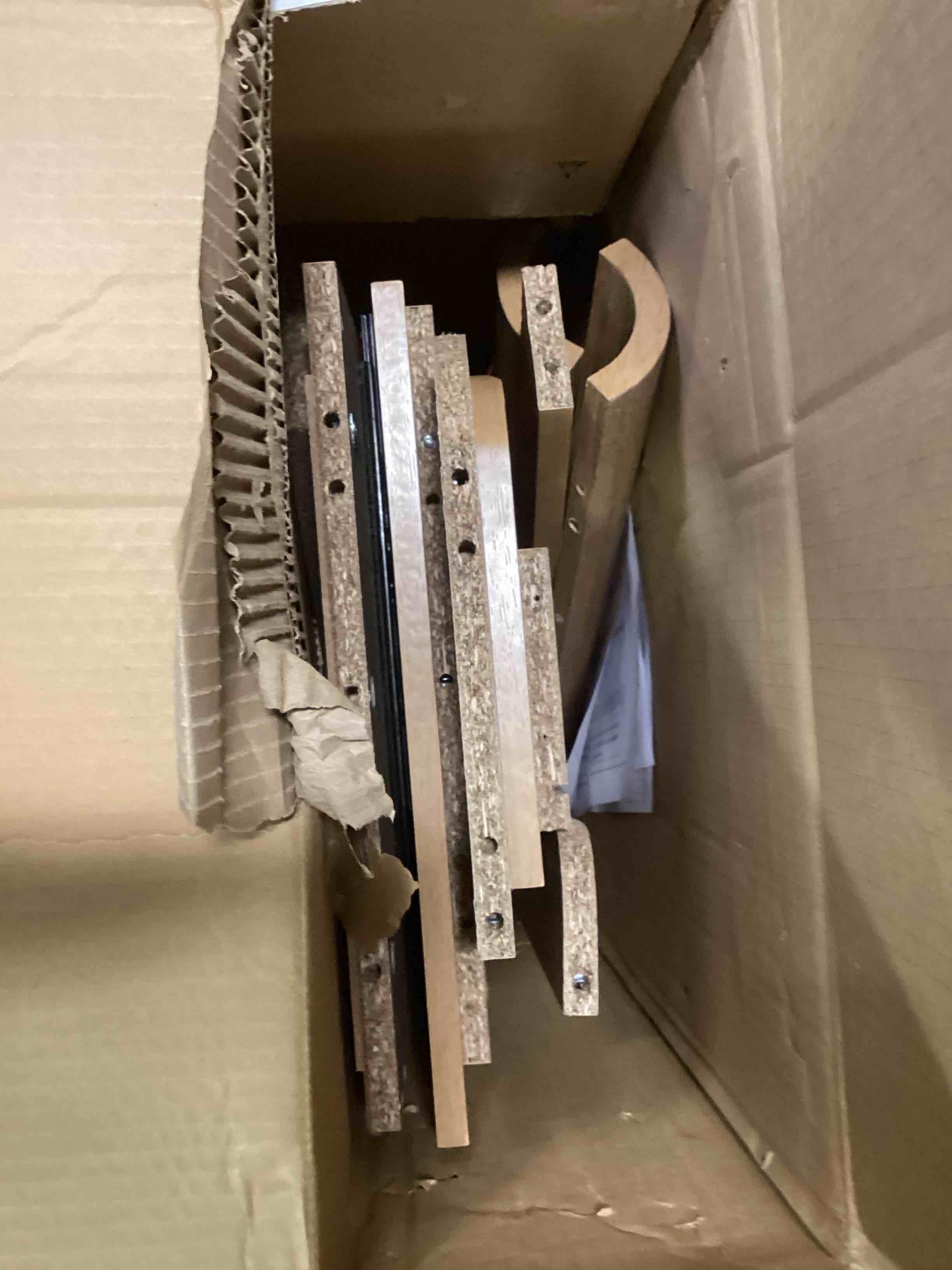 https://s3.amazonaws.com/lotting-images-prod/bidfta/PNK3696876_1748629963442.jpeg