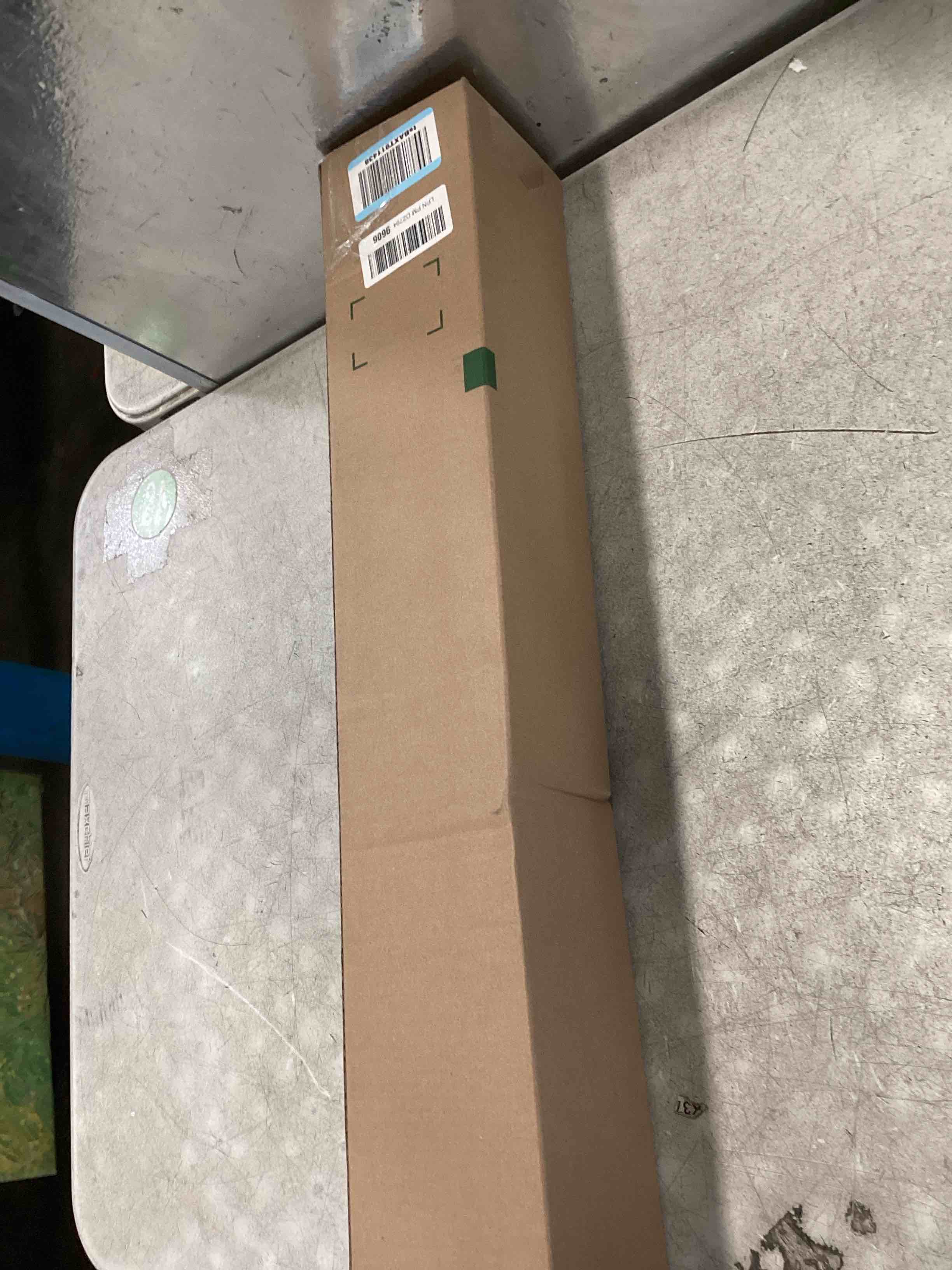 https://s3.amazonaws.com/lotting-images-prod/bidfta/PNK3698335_1749061772092.jpeg