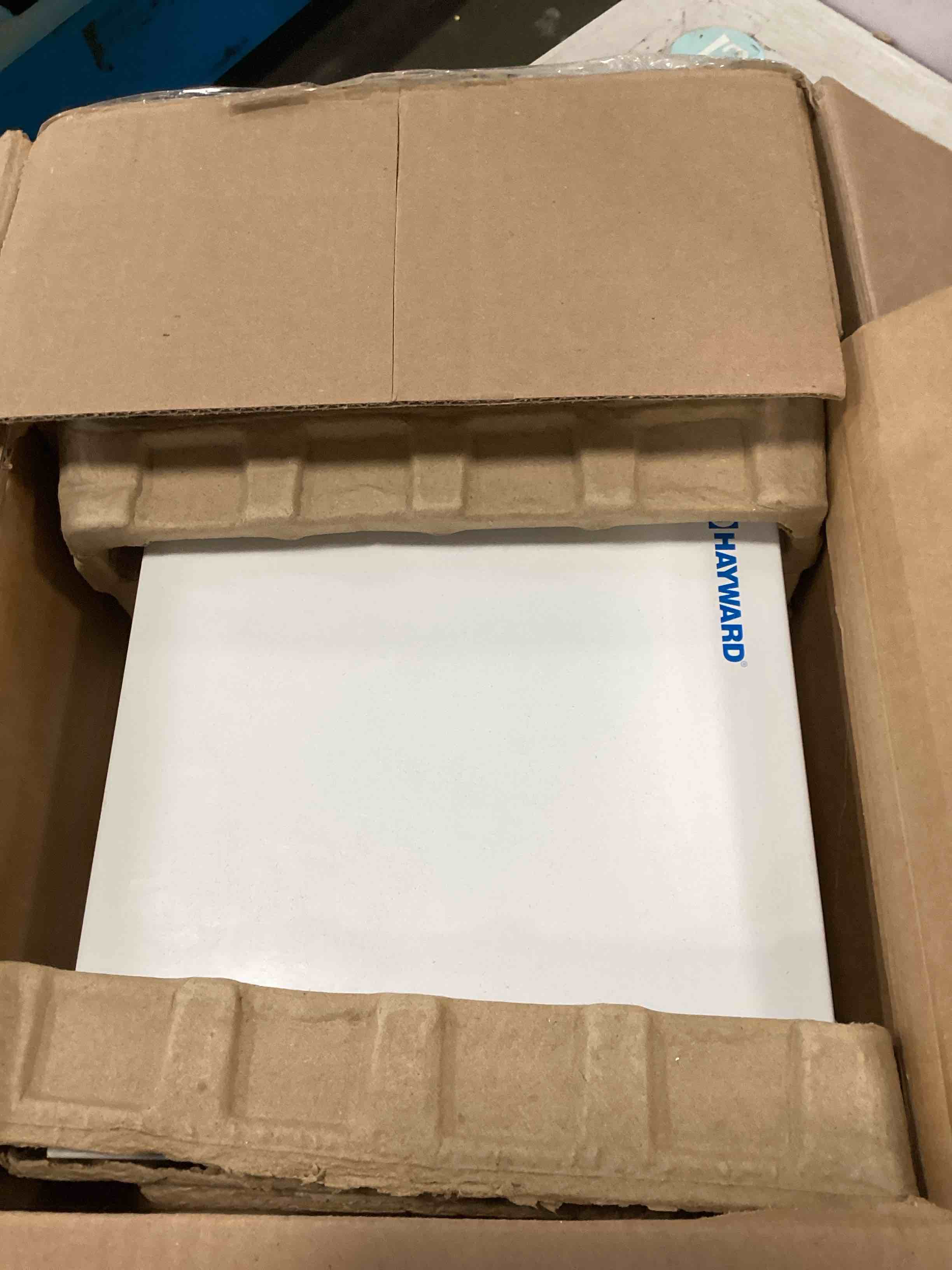 https://s3.amazonaws.com/lotting-images-prod/bidfta/PNK3699987_1749756891337.jpeg