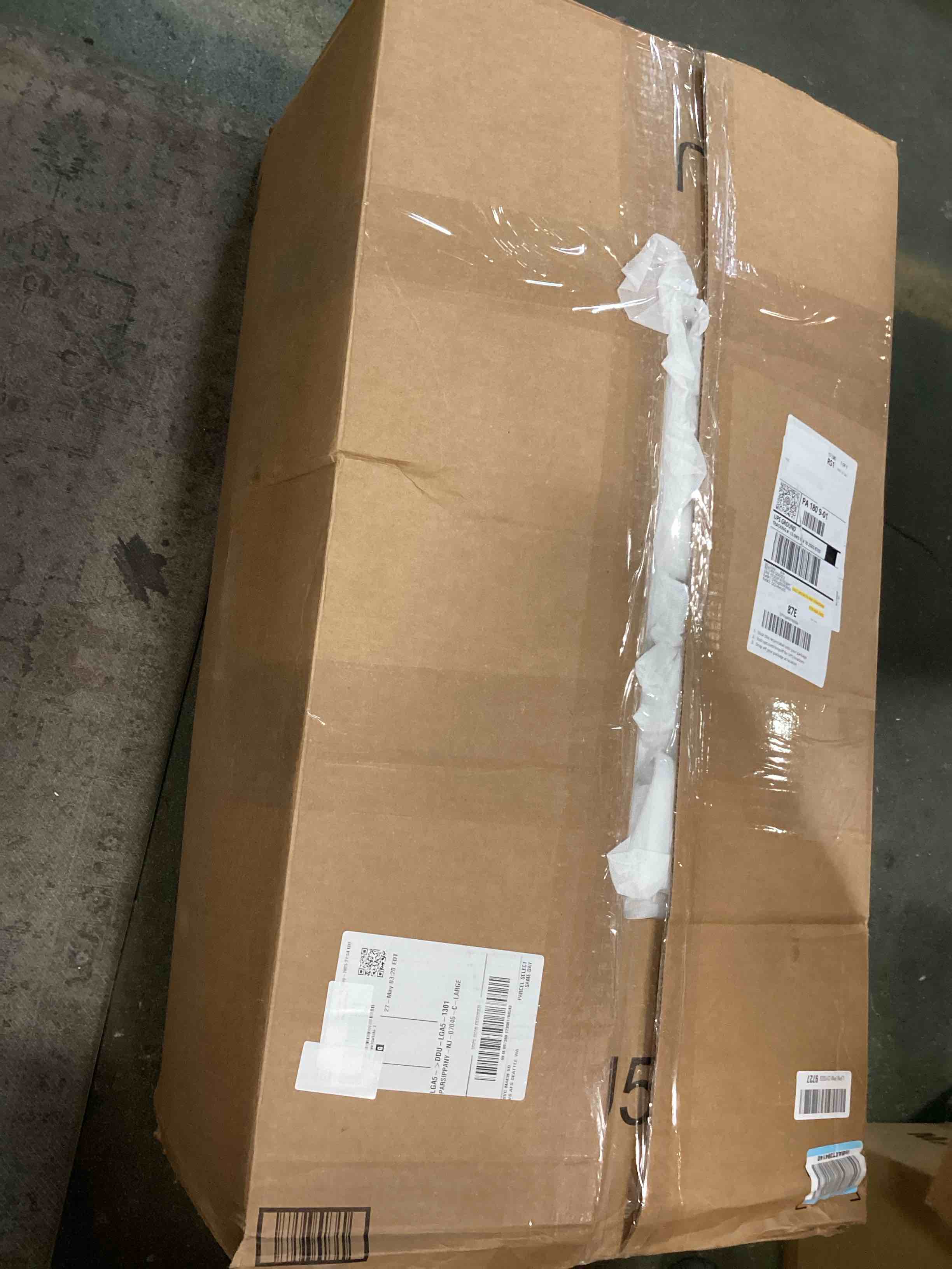 https://s3.amazonaws.com/lotting-images-prod/bidfta/PNK3701067_1749557577082.jpeg