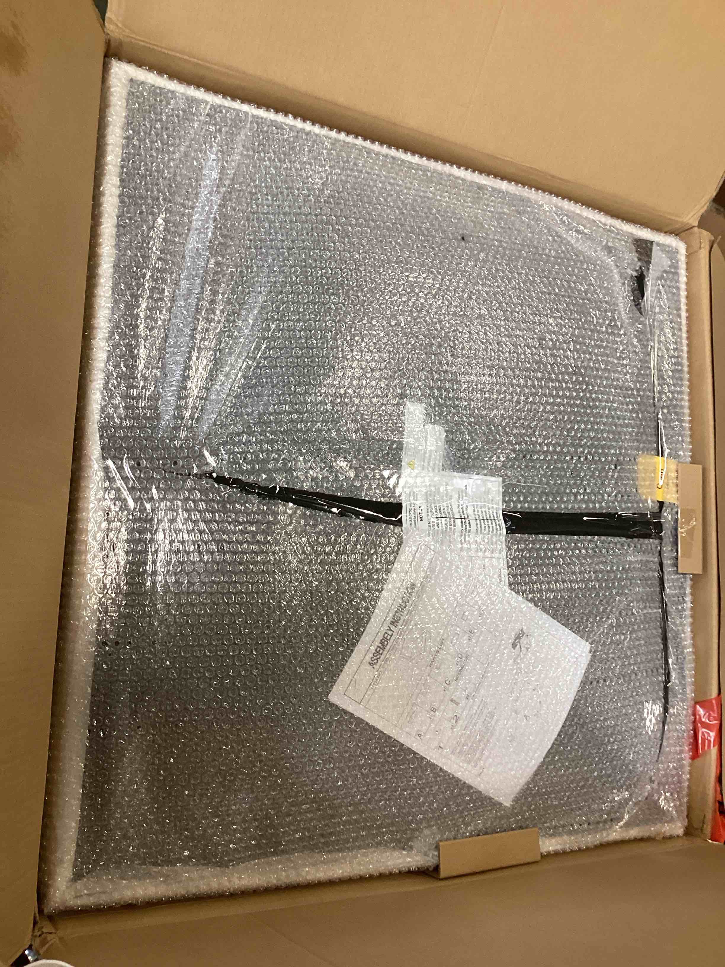https://s3.amazonaws.com/lotting-images-prod/bidfta/PNK3701549_1749752273987.jpeg