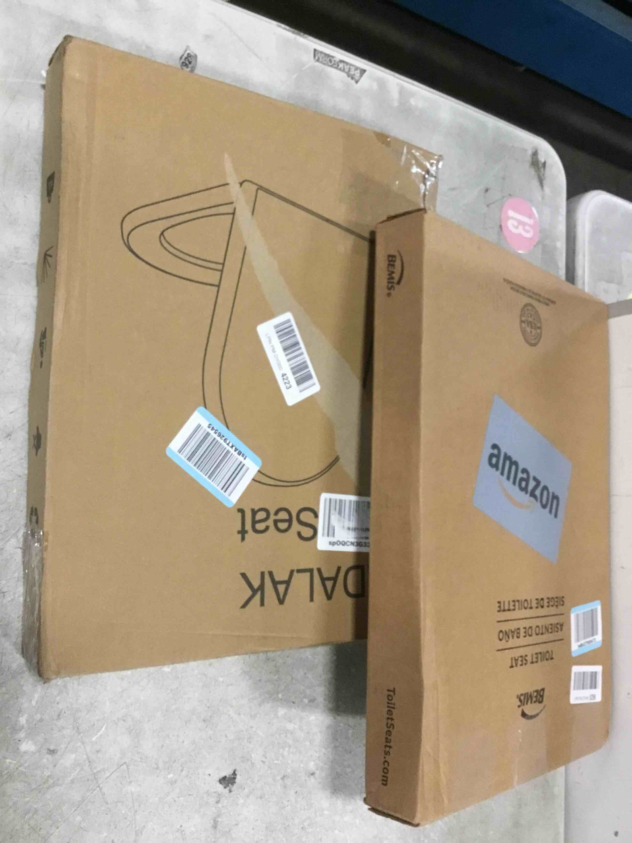 https://s3.amazonaws.com/lotting-images-prod/bidfta/PNK3701965_1749911059382.jpeg