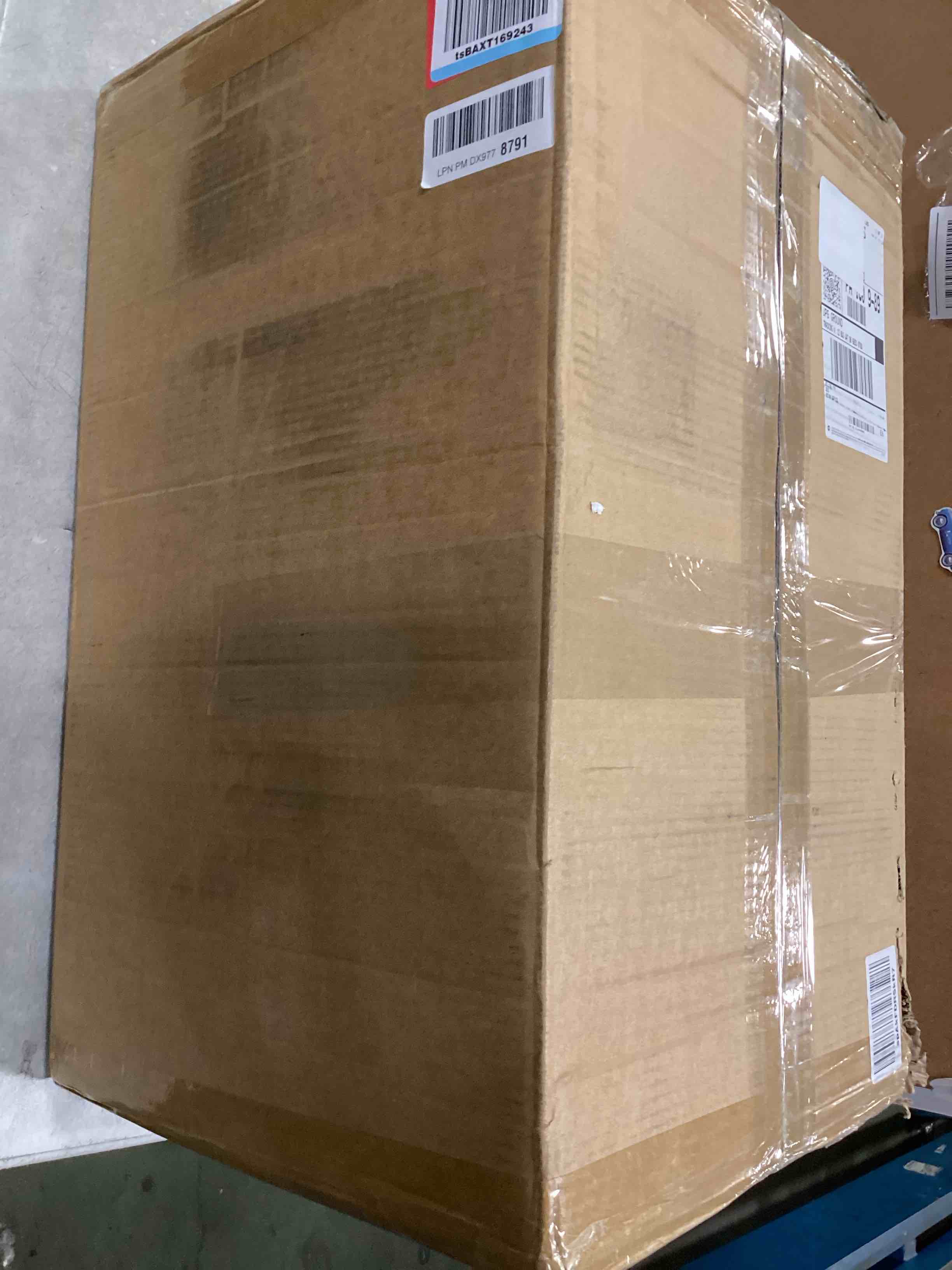https://s3.amazonaws.com/lotting-images-prod/bidfta/PNK3702353_1750249140529.jpeg