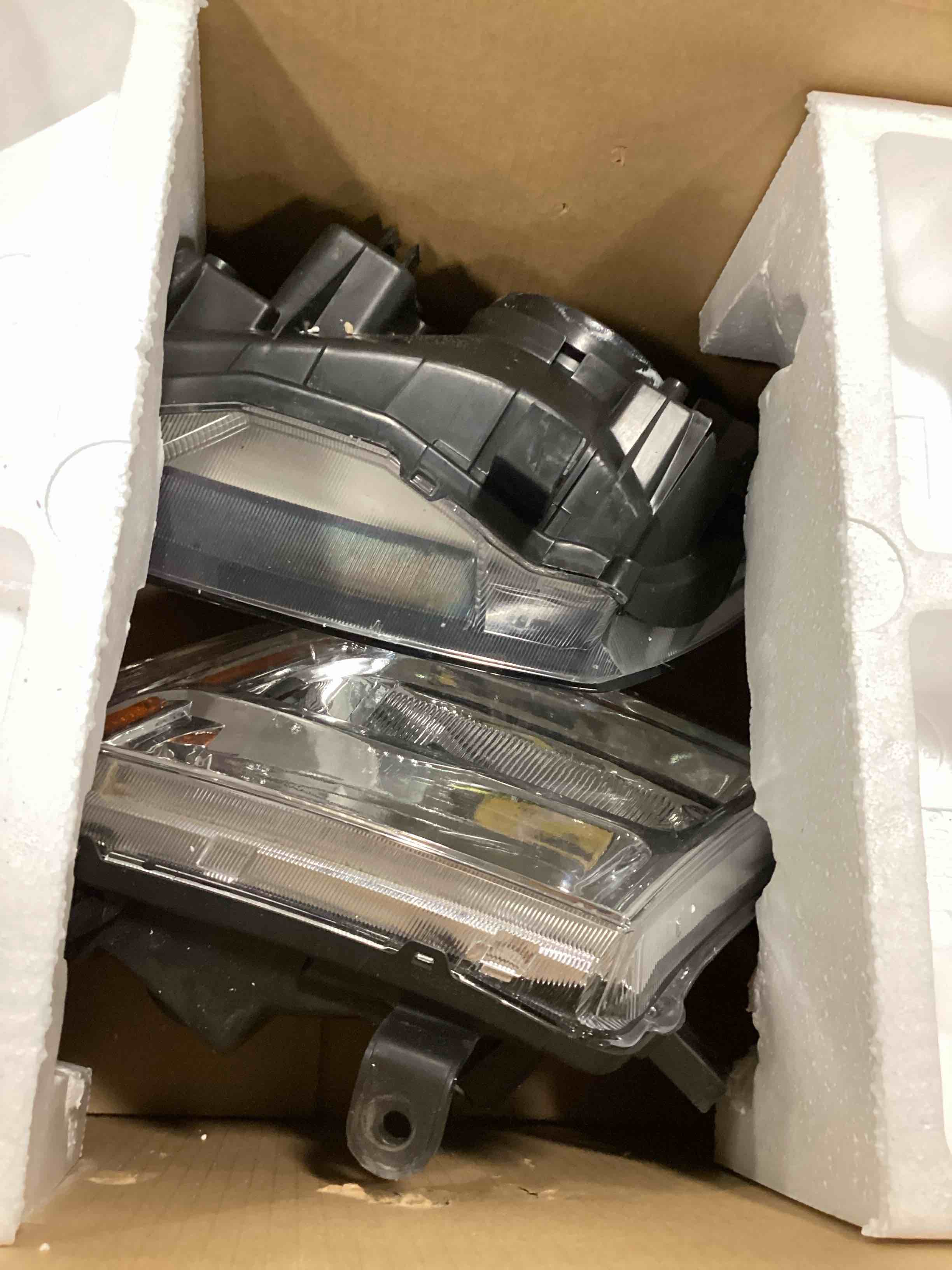 https://s3.amazonaws.com/lotting-images-prod/bidfta/PNK3702403_1750252381457.jpeg