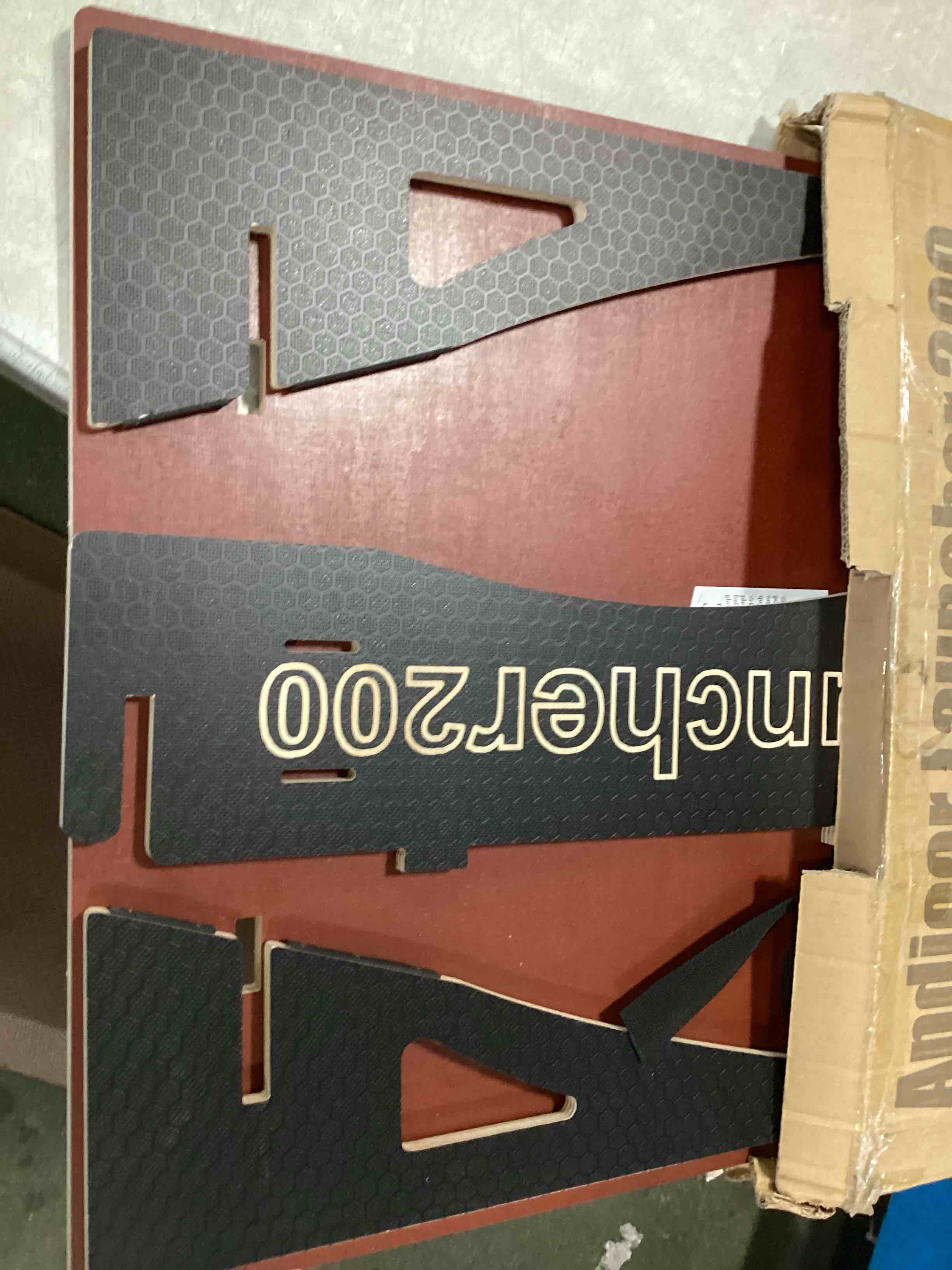 https://s3.amazonaws.com/lotting-images-prod/bidfta/PNK3702482_1750261555462.jpeg