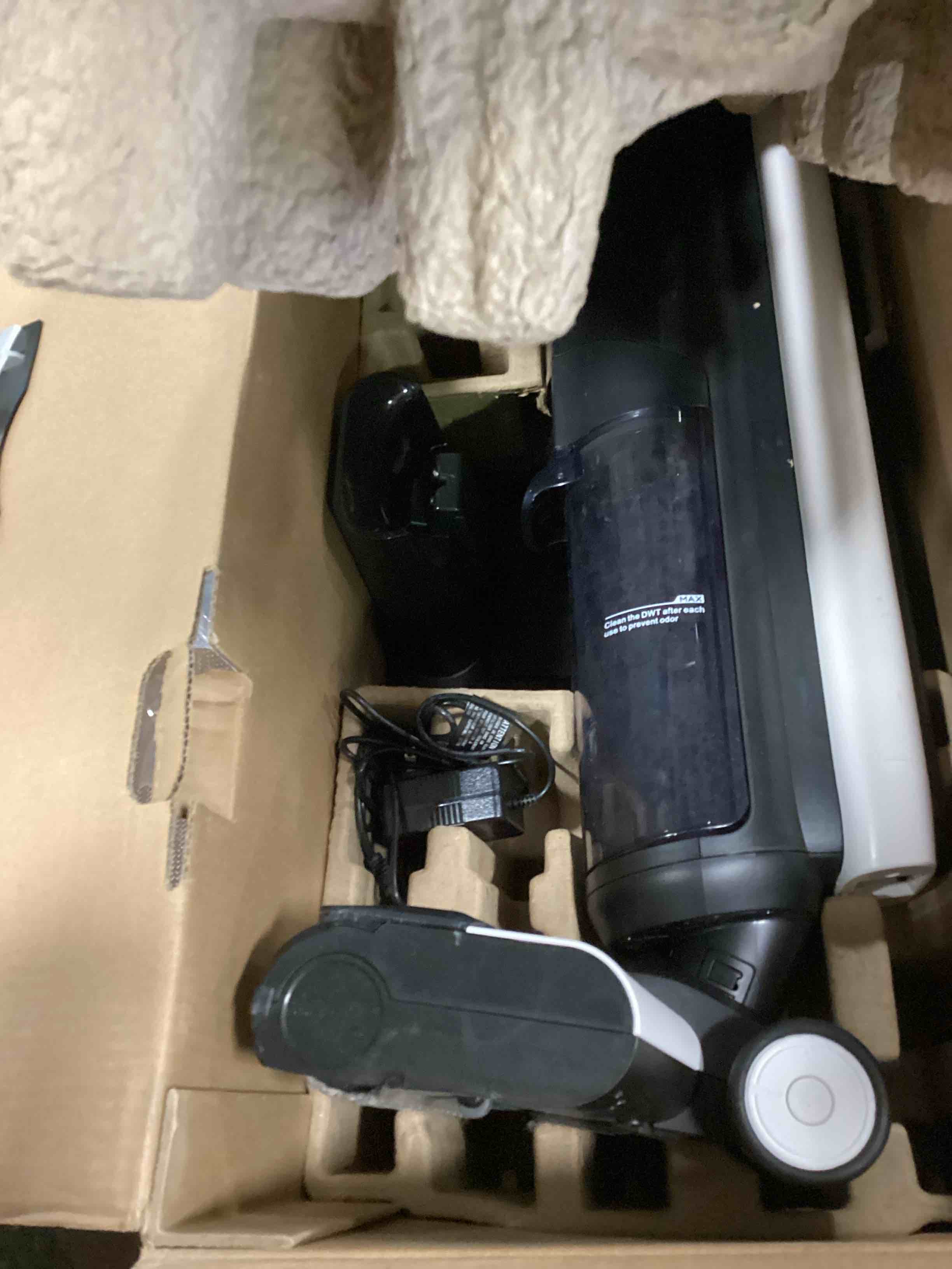 https://s3.amazonaws.com/lotting-images-prod/bidfta/PNK3702542_1750270131574.jpeg