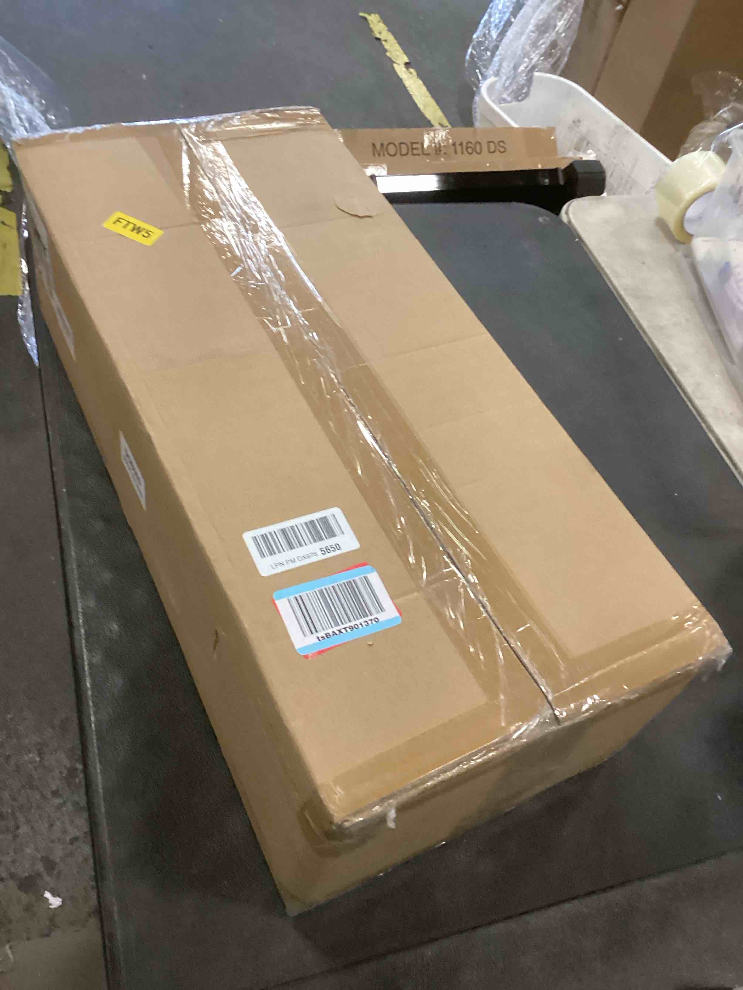 https://s3.amazonaws.com/lotting-images-prod/bidfta/PNK3703814_1748893471268.jpeg
