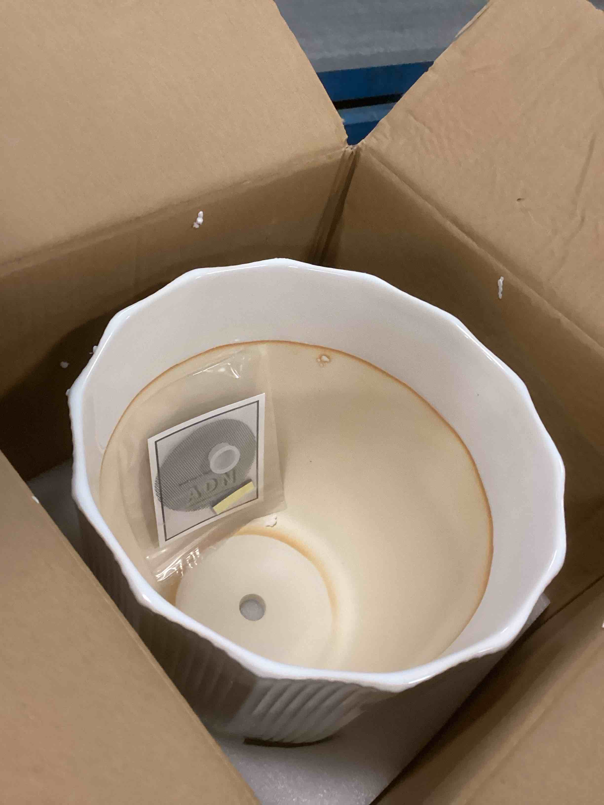 https://s3.amazonaws.com/lotting-images-prod/bidfta/PNK3703839_1748952835586.jpeg