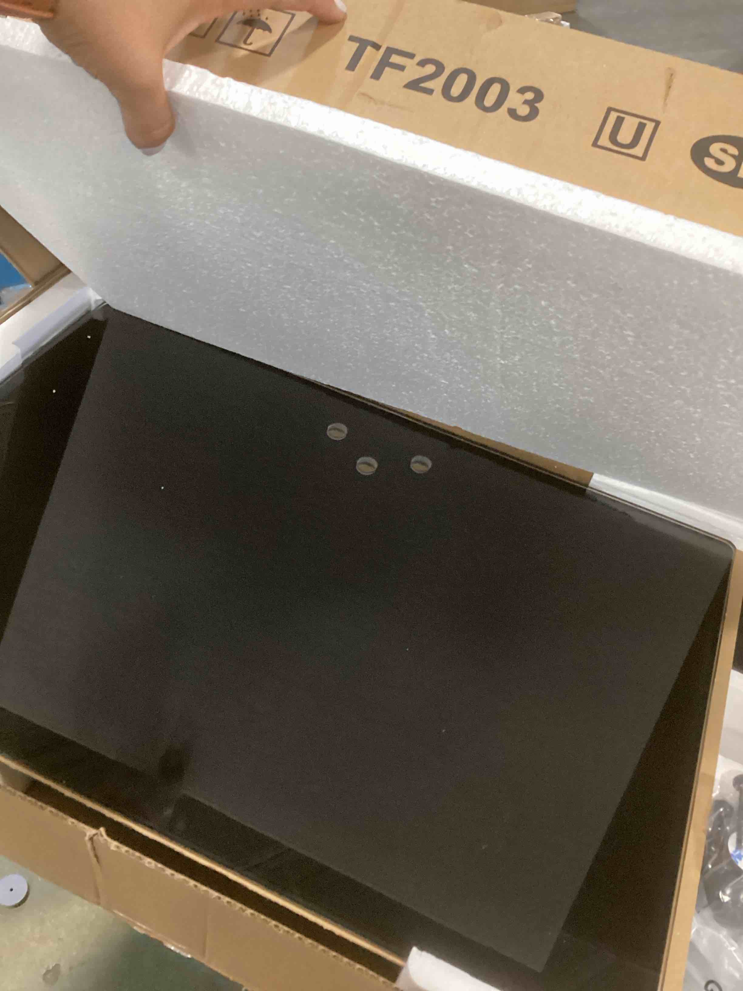 https://s3.amazonaws.com/lotting-images-prod/bidfta/PNK3703895_1748956497406.jpeg