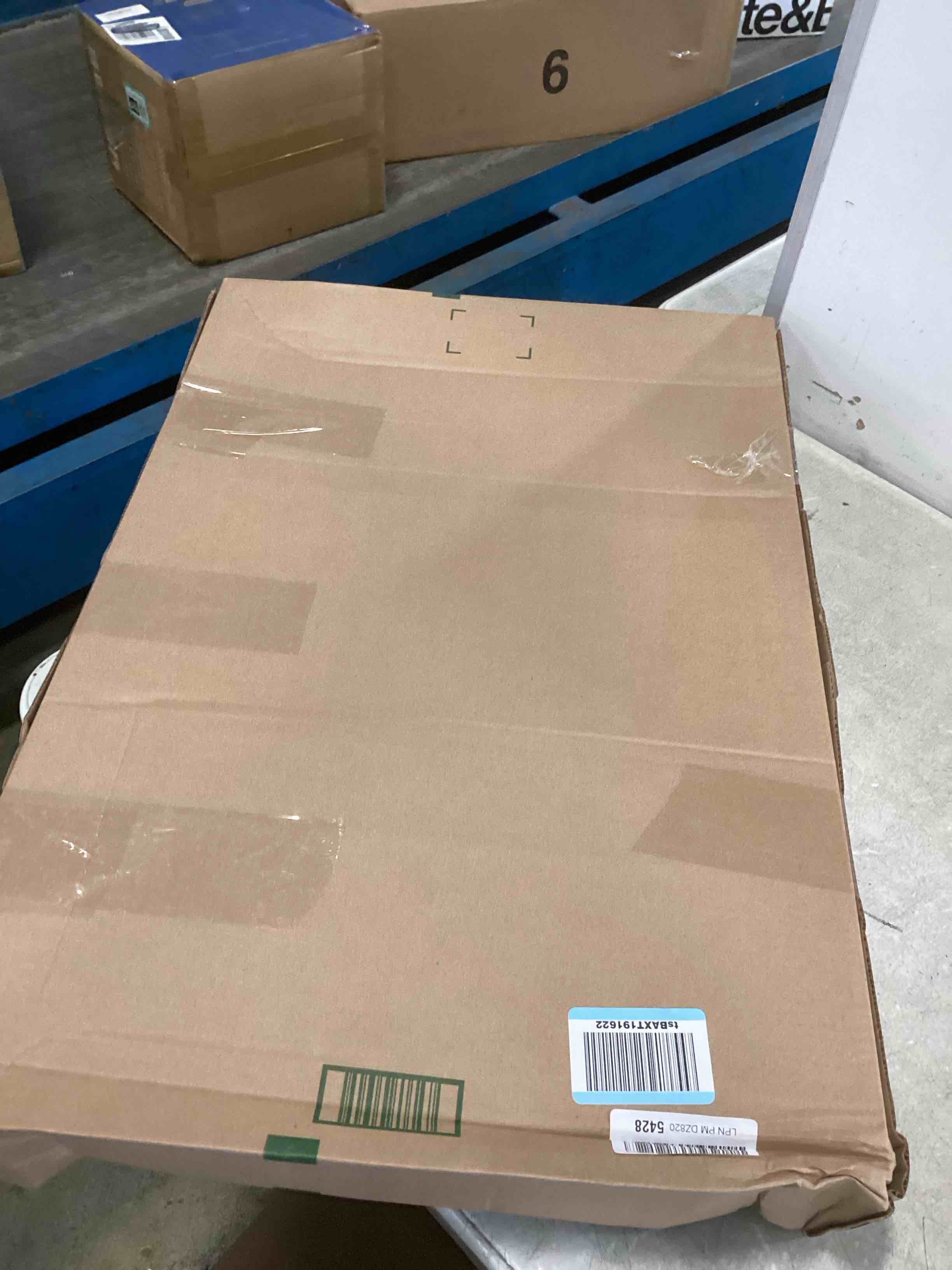 https://s3.amazonaws.com/lotting-images-prod/bidfta/PNK3704973_1749486422621.jpeg