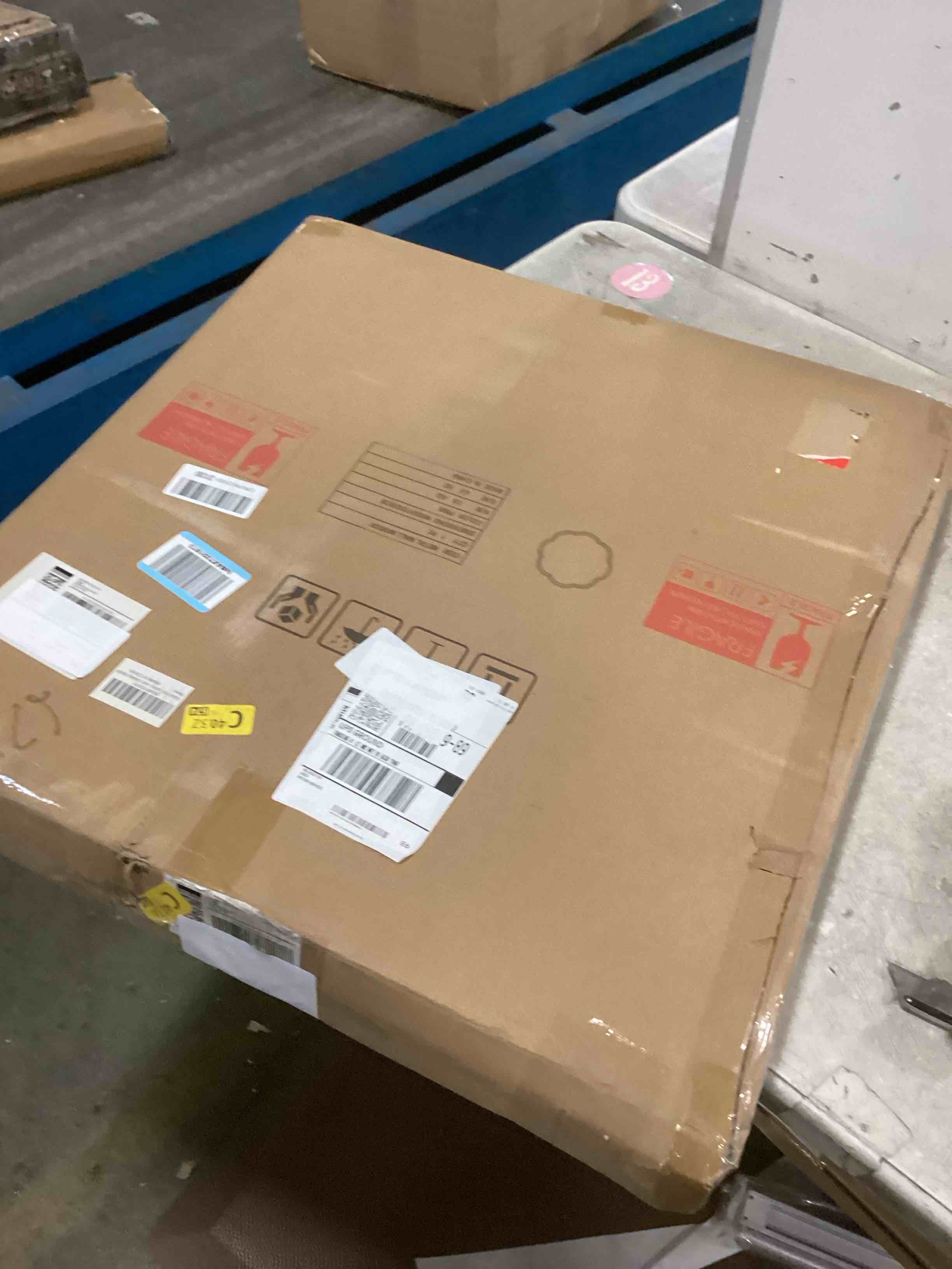 https://s3.amazonaws.com/lotting-images-prod/bidfta/PNK3705001_1749492005211.jpeg