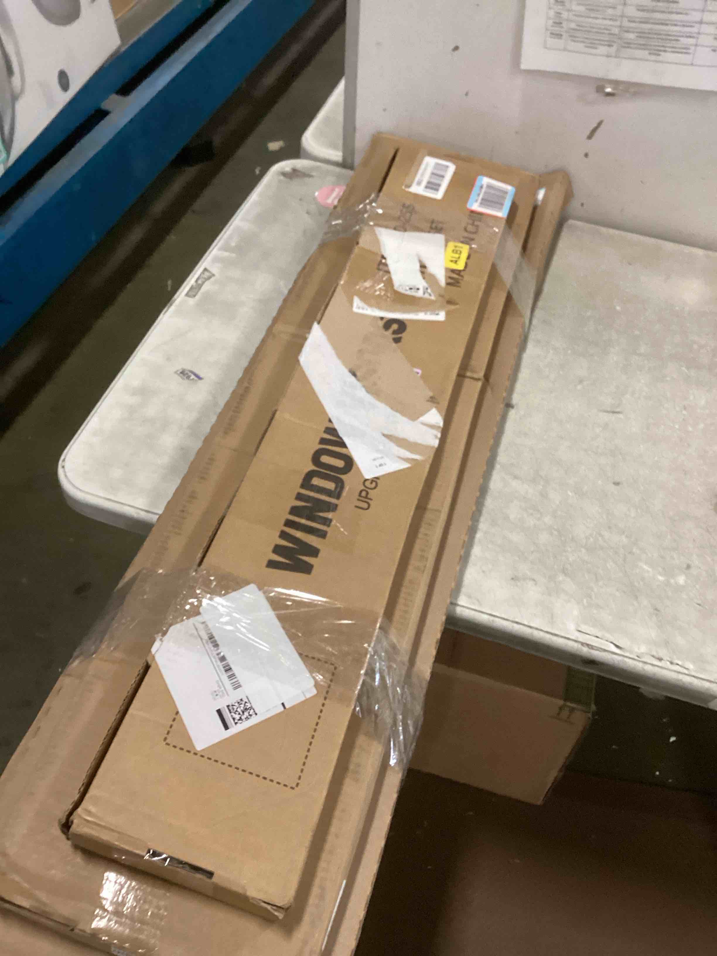 https://s3.amazonaws.com/lotting-images-prod/bidfta/PNK3705040_1749497203089.jpeg