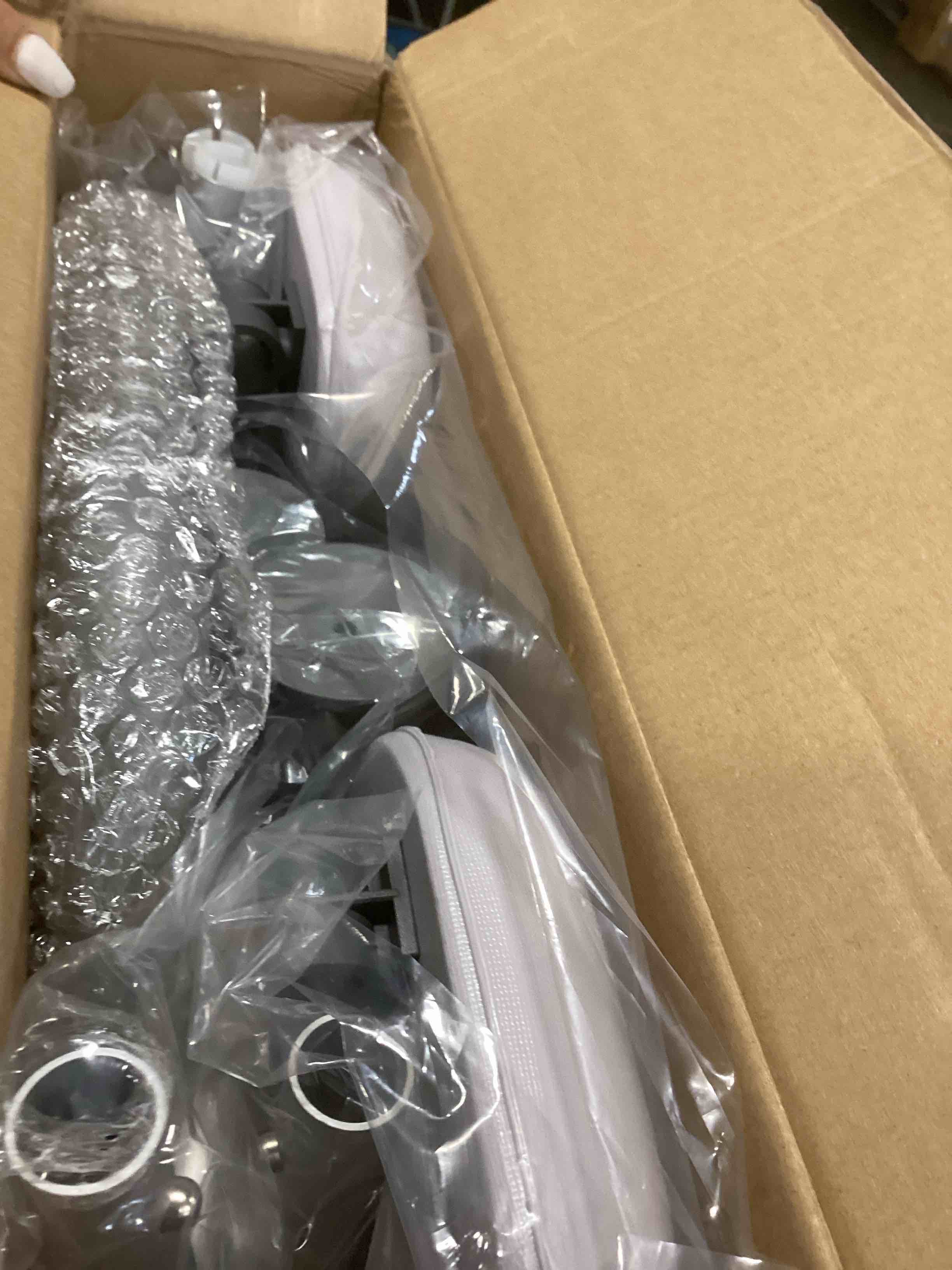 https://s3.amazonaws.com/lotting-images-prod/bidfta/PNK3705044_1749497620747.jpeg