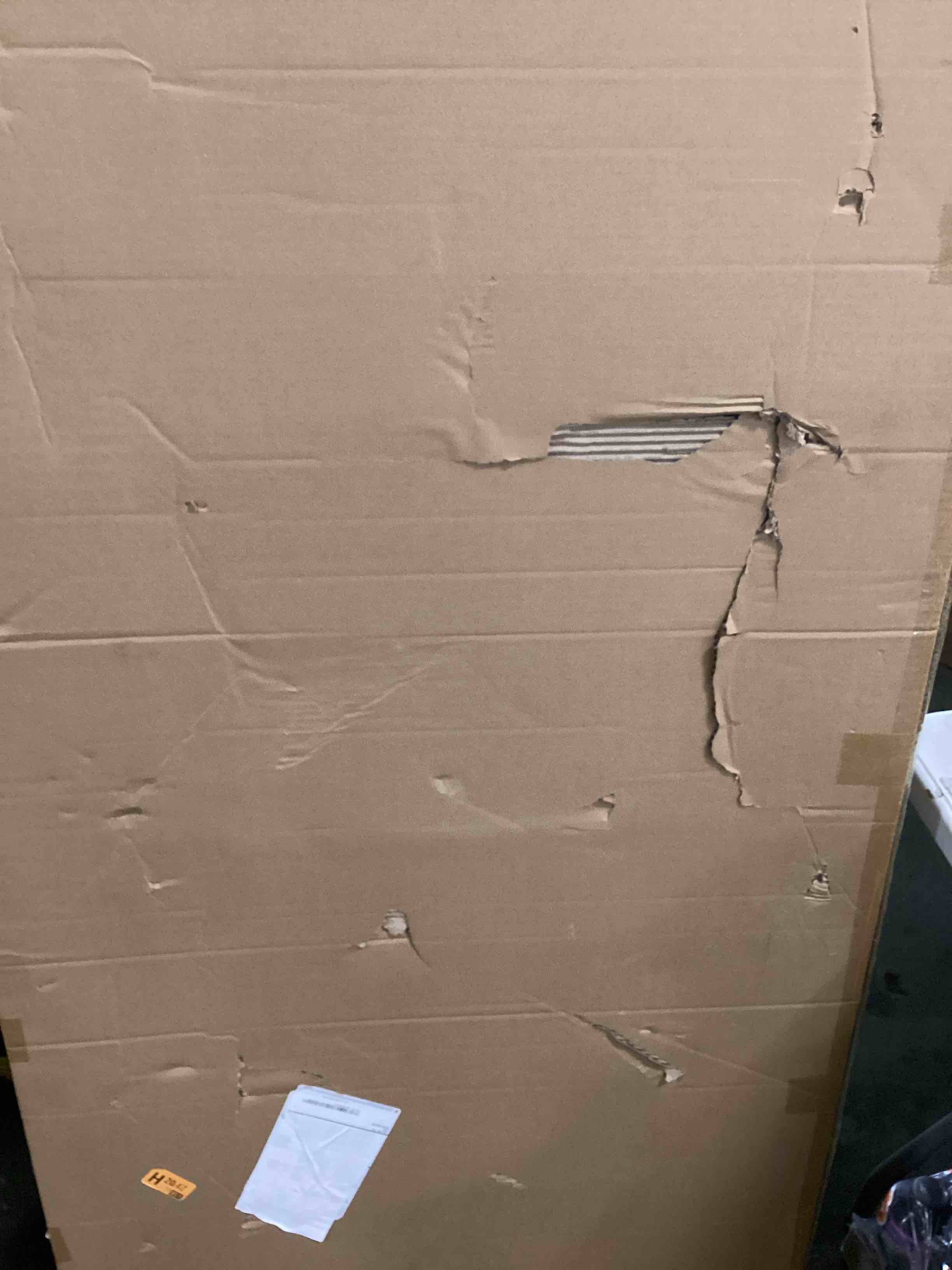 https://s3.amazonaws.com/lotting-images-prod/bidfta/PNK3706036_1746102122853.jpeg