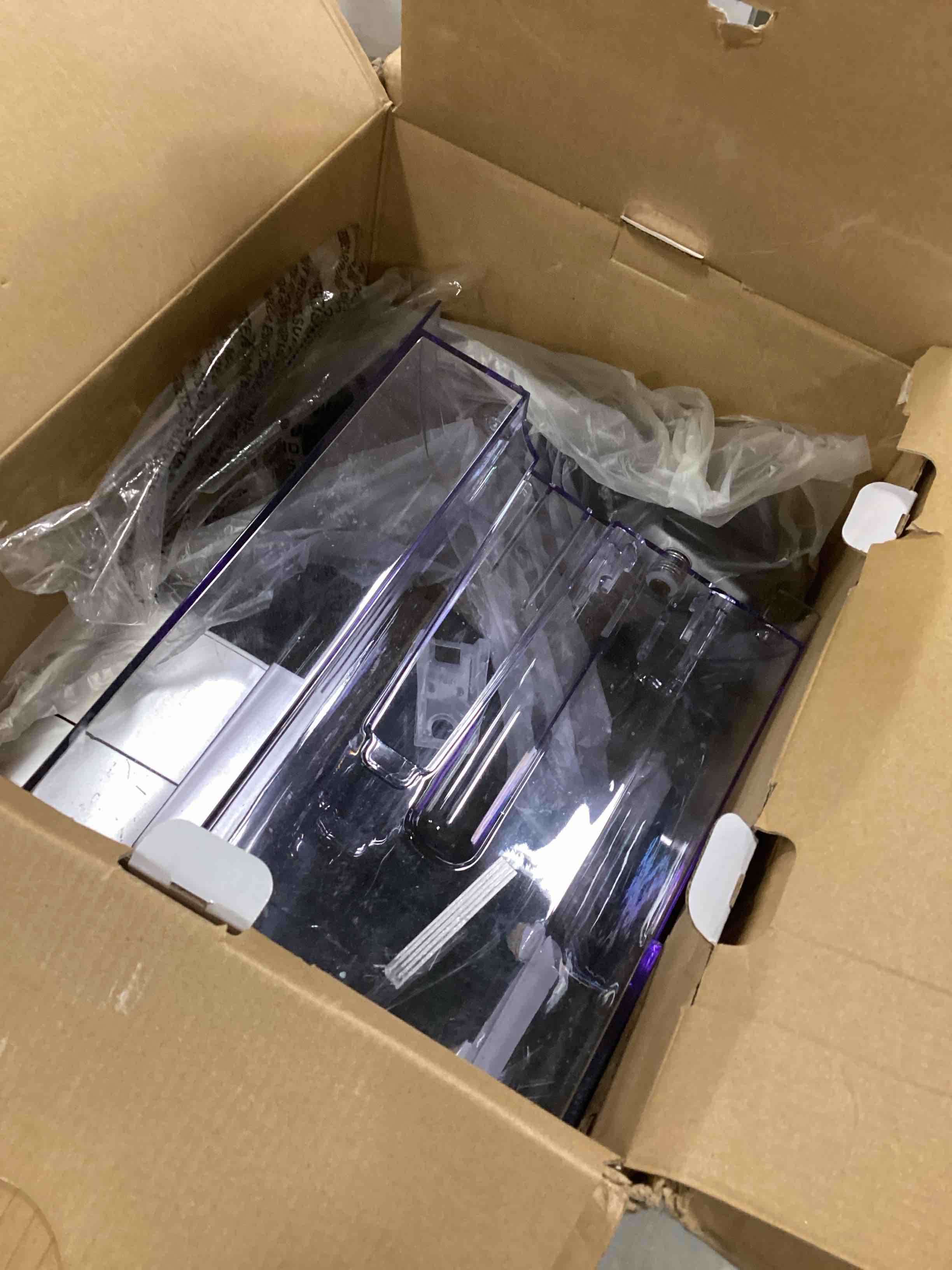 https://s3.amazonaws.com/lotting-images-prod/bidfta/PNK3706055_1746104135566.jpeg