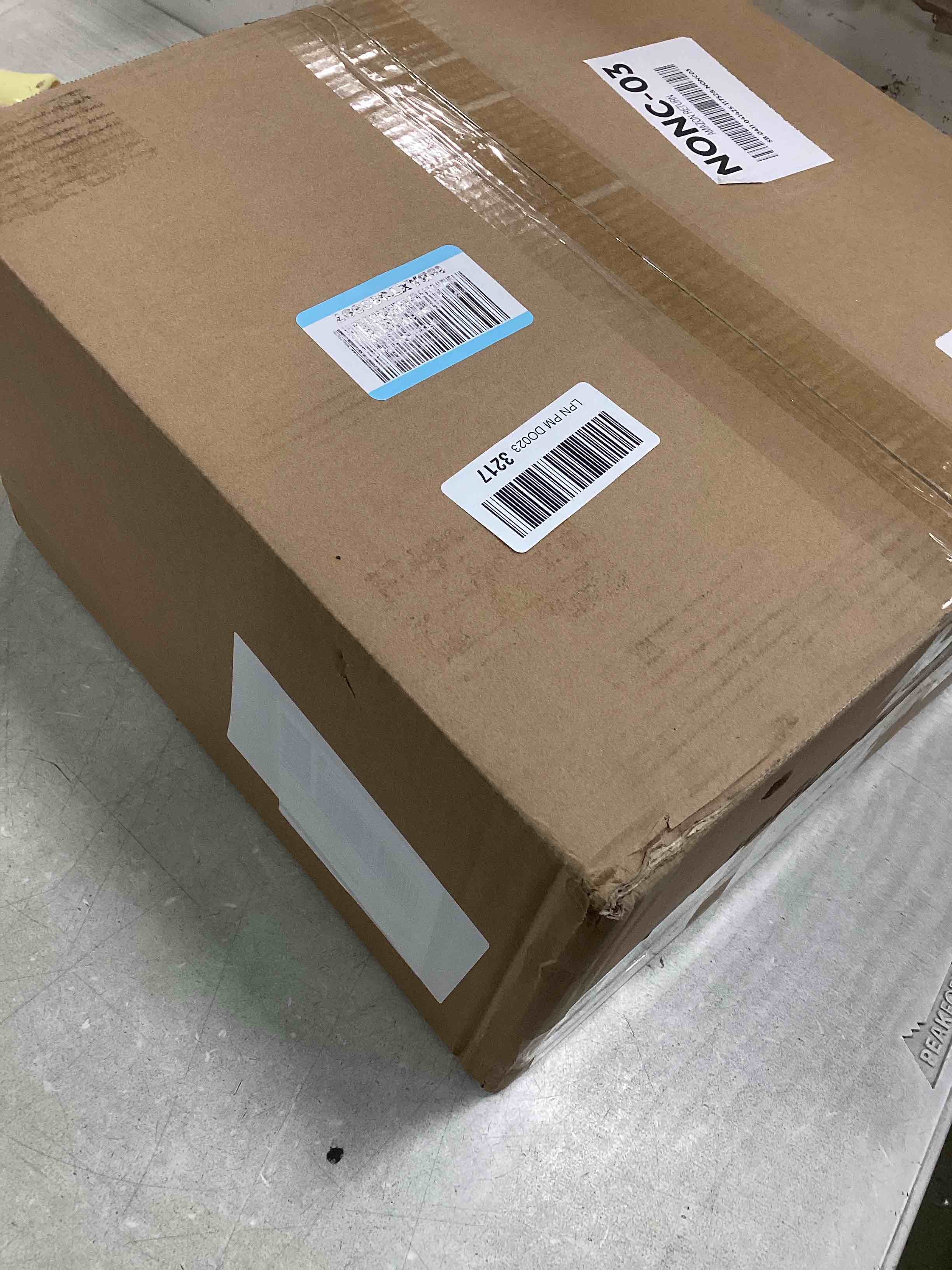 https://s3.amazonaws.com/lotting-images-prod/bidfta/PNK3706070_1746105482362.jpeg
