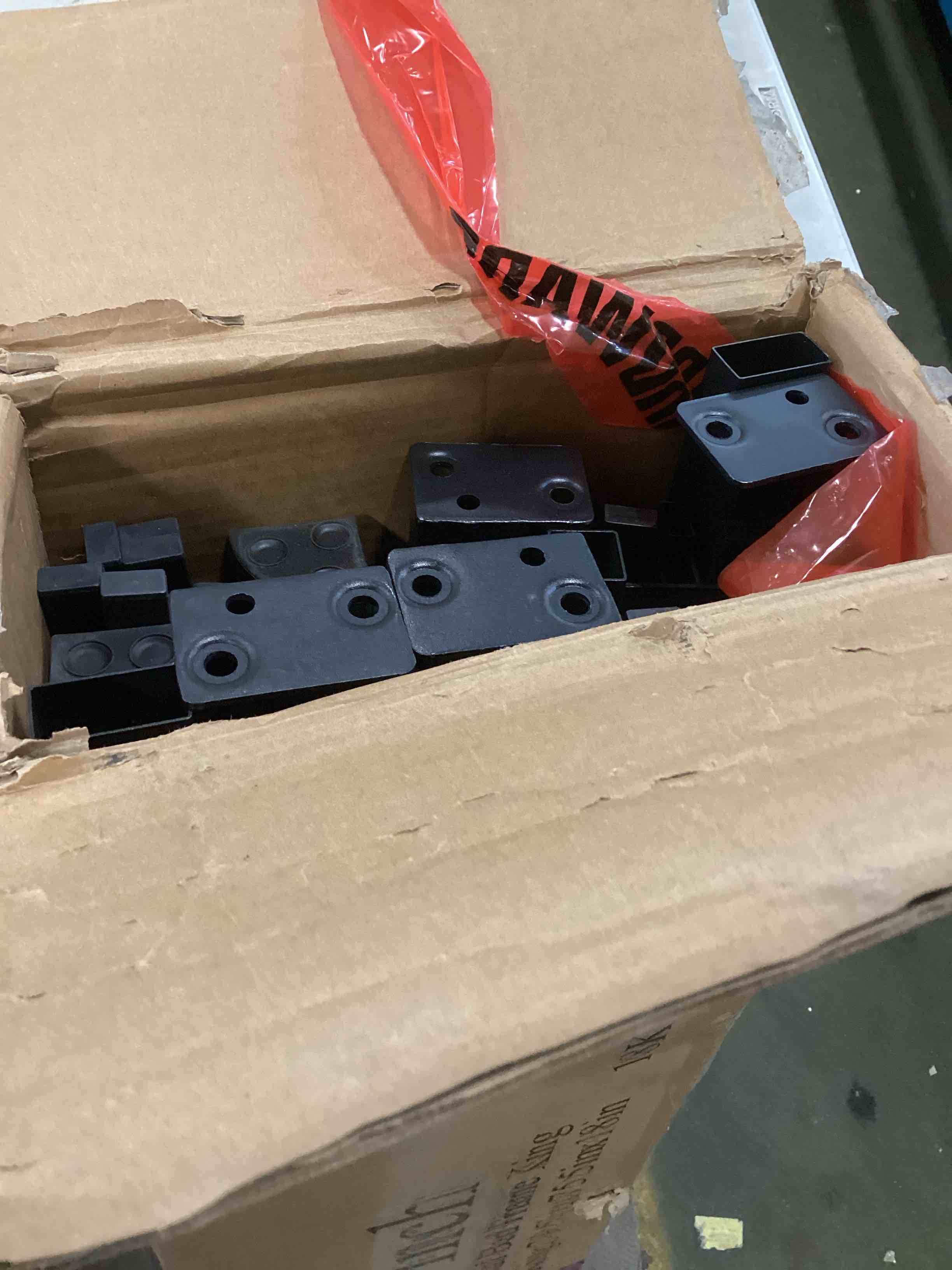 https://s3.amazonaws.com/lotting-images-prod/bidfta/PNK3706128_1746112782457.jpeg