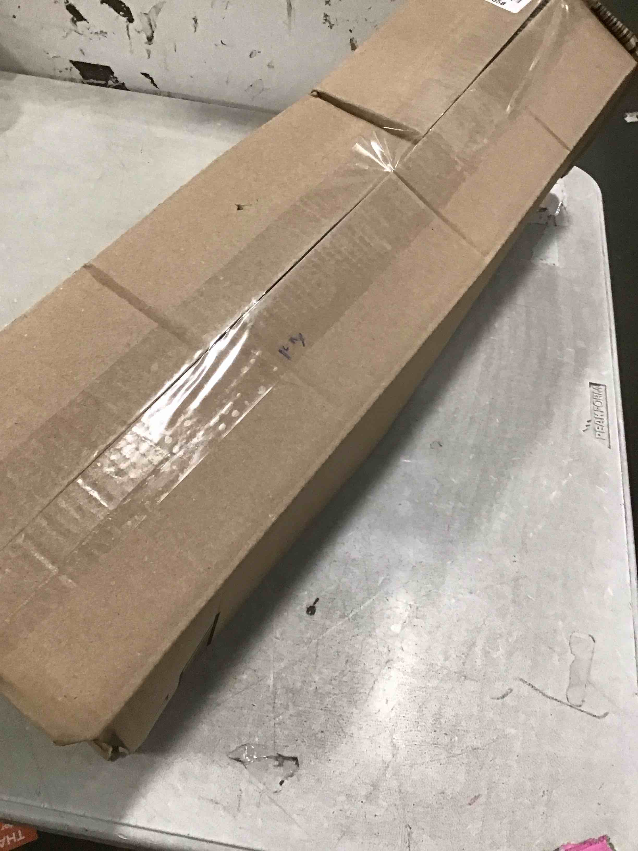 https://s3.amazonaws.com/lotting-images-prod/bidfta/PNK3706236_1746129740643.jpeg