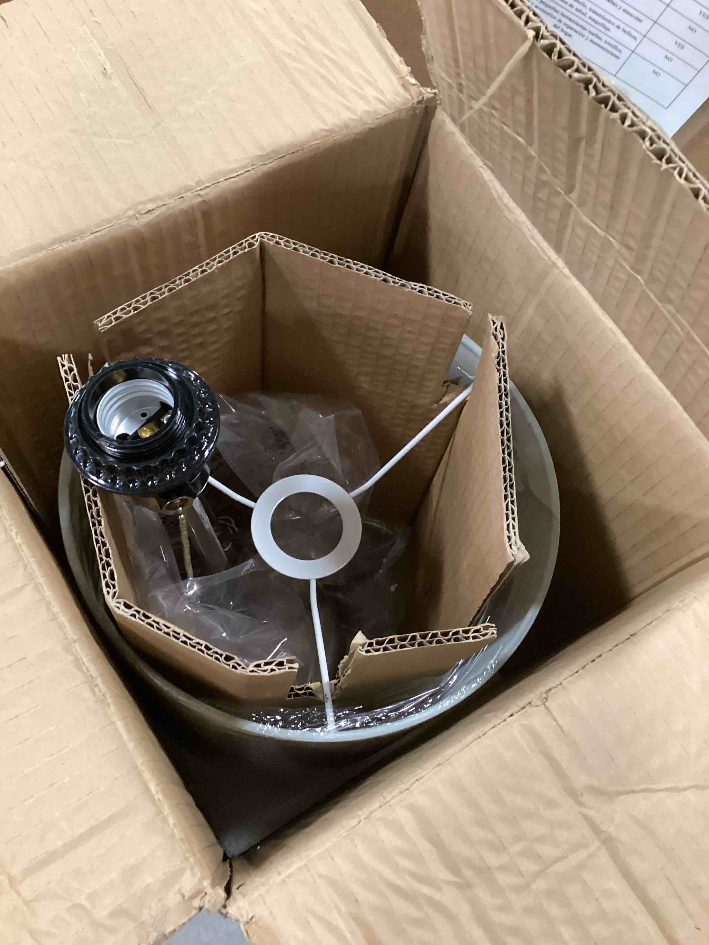 https://s3.amazonaws.com/lotting-images-prod/bidfta/PNK3706482_1746446921862.jpeg