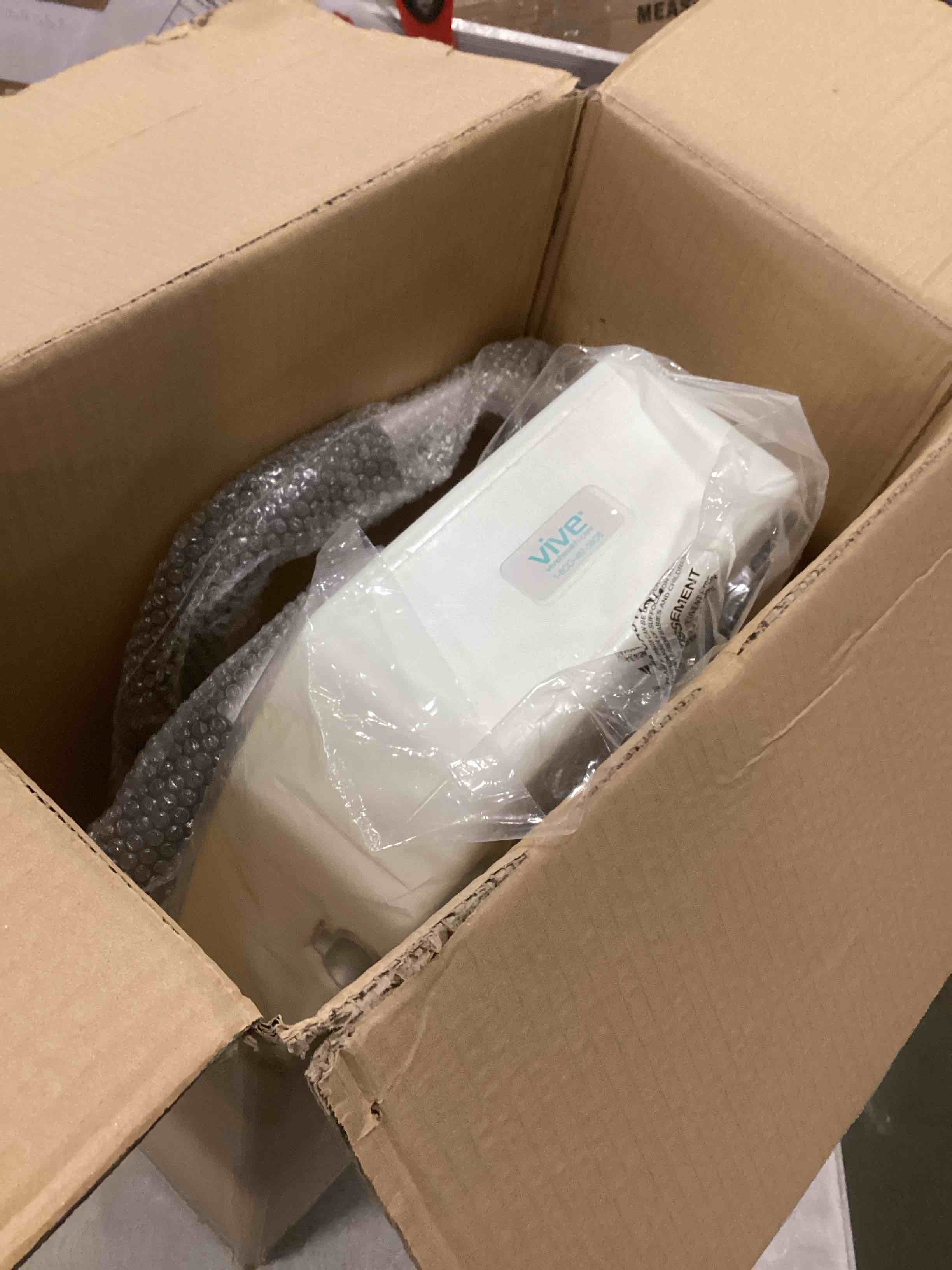 https://s3.amazonaws.com/lotting-images-prod/bidfta/PNK3706623_1746465887367.jpeg