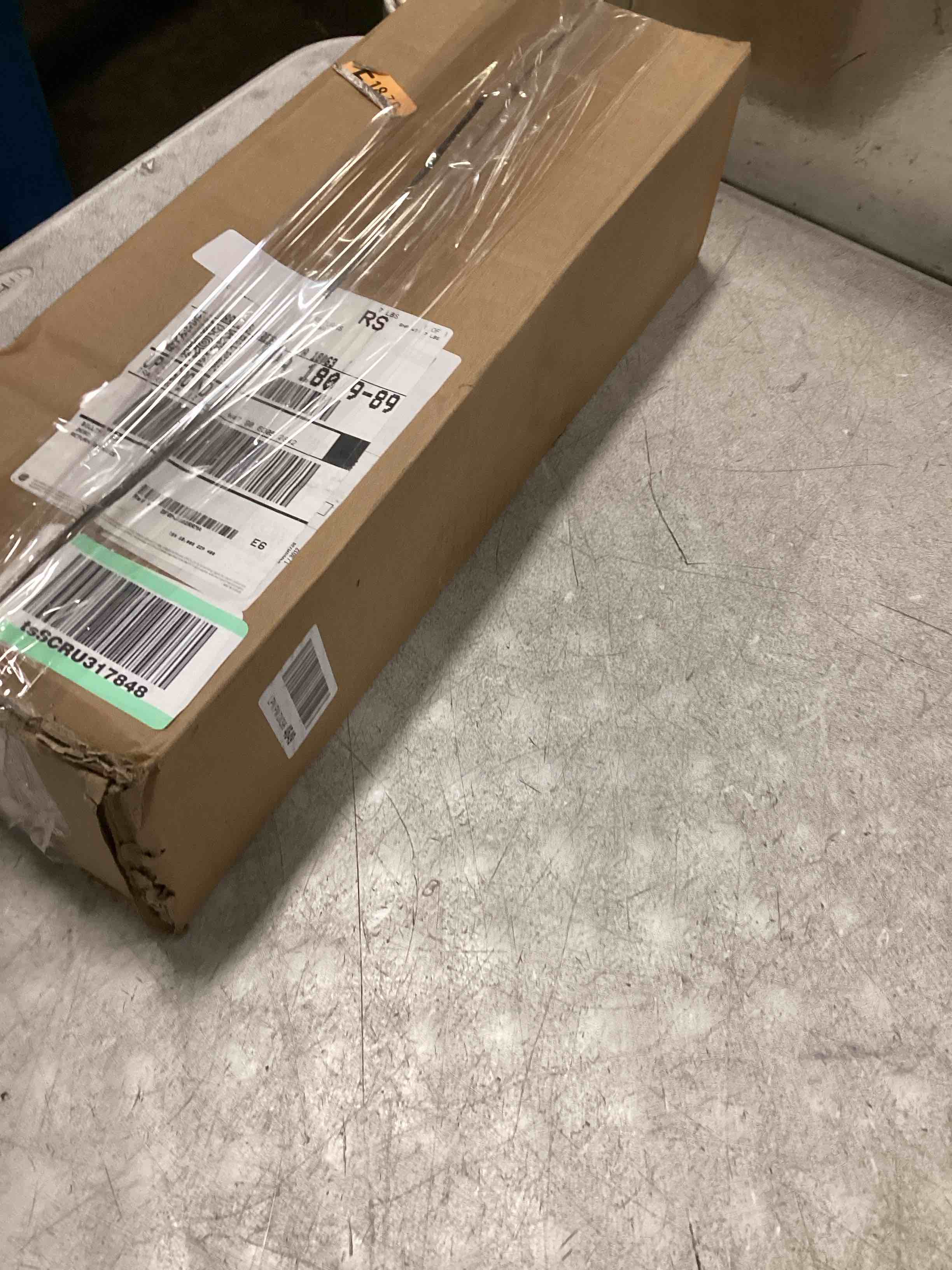 https://s3.amazonaws.com/lotting-images-prod/bidfta/PNK3707393_1747057444097.jpeg
