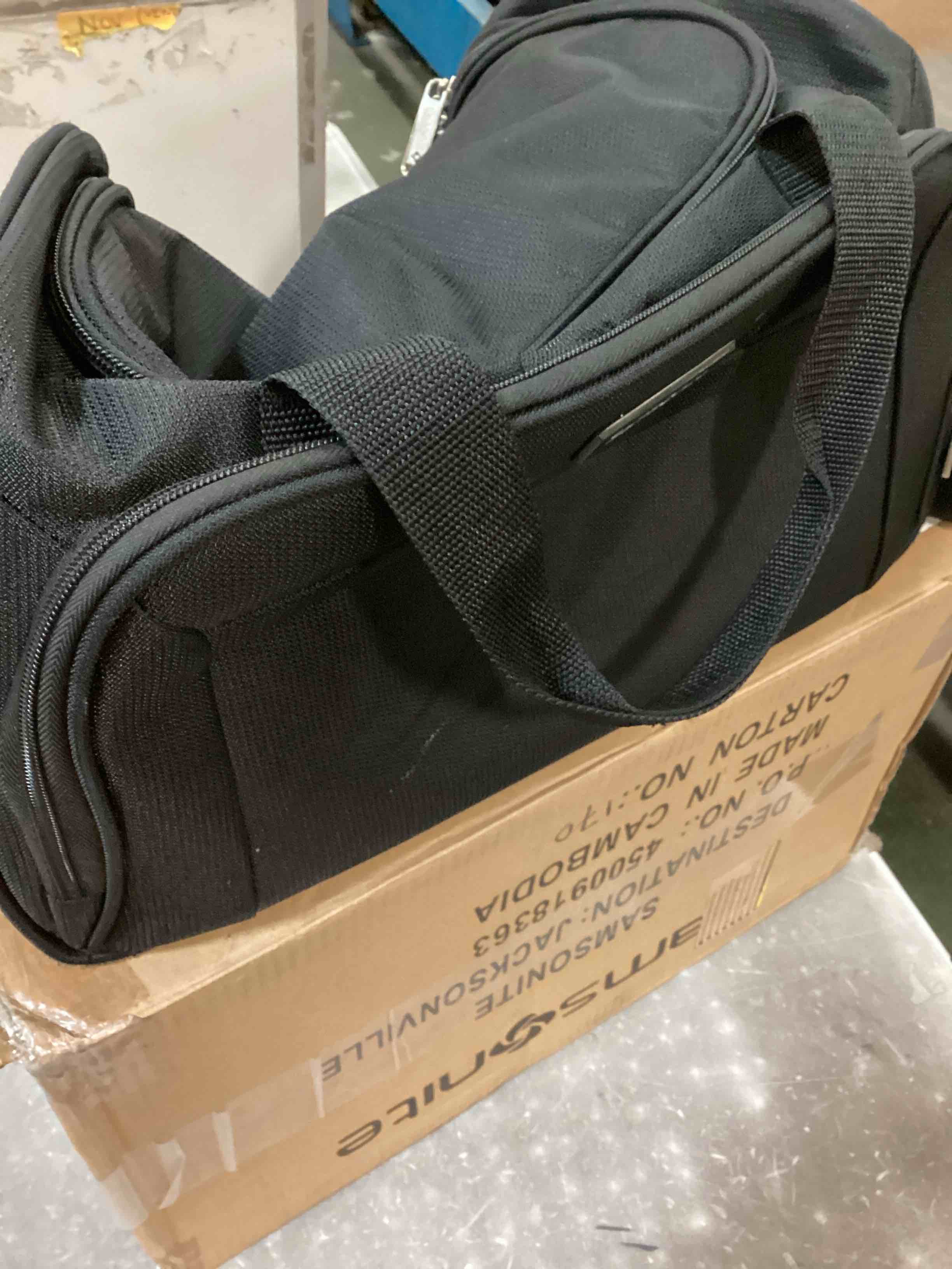 https://s3.amazonaws.com/lotting-images-prod/bidfta/PNK3707577_1747138660215.jpeg